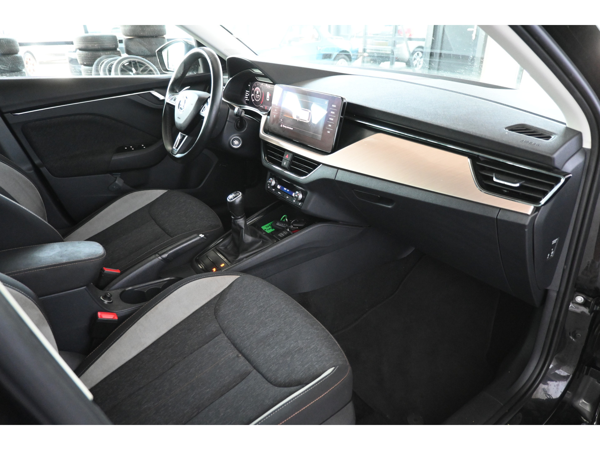 ŠKODA Scala 1.0 TSI Business Edition Clima Carplay Stoelverwarming Virtual Rijklaarprijs! Inruil Mogelijk!