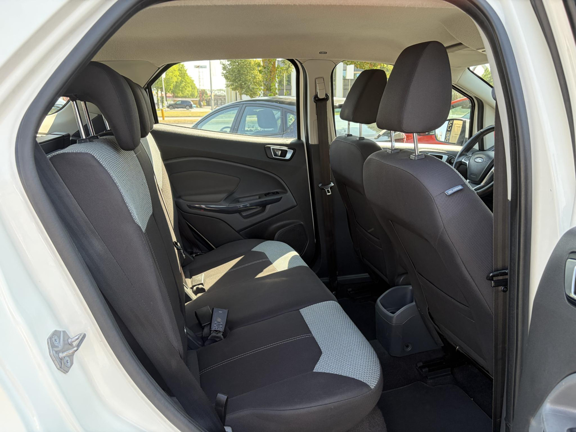 Ford EcoSport 1.0 EcoBoost Titanium Clima,Cruise,Pdc,Lm velgen,125pk,Bluetooth,N.A.P,Apk tot 09-2027