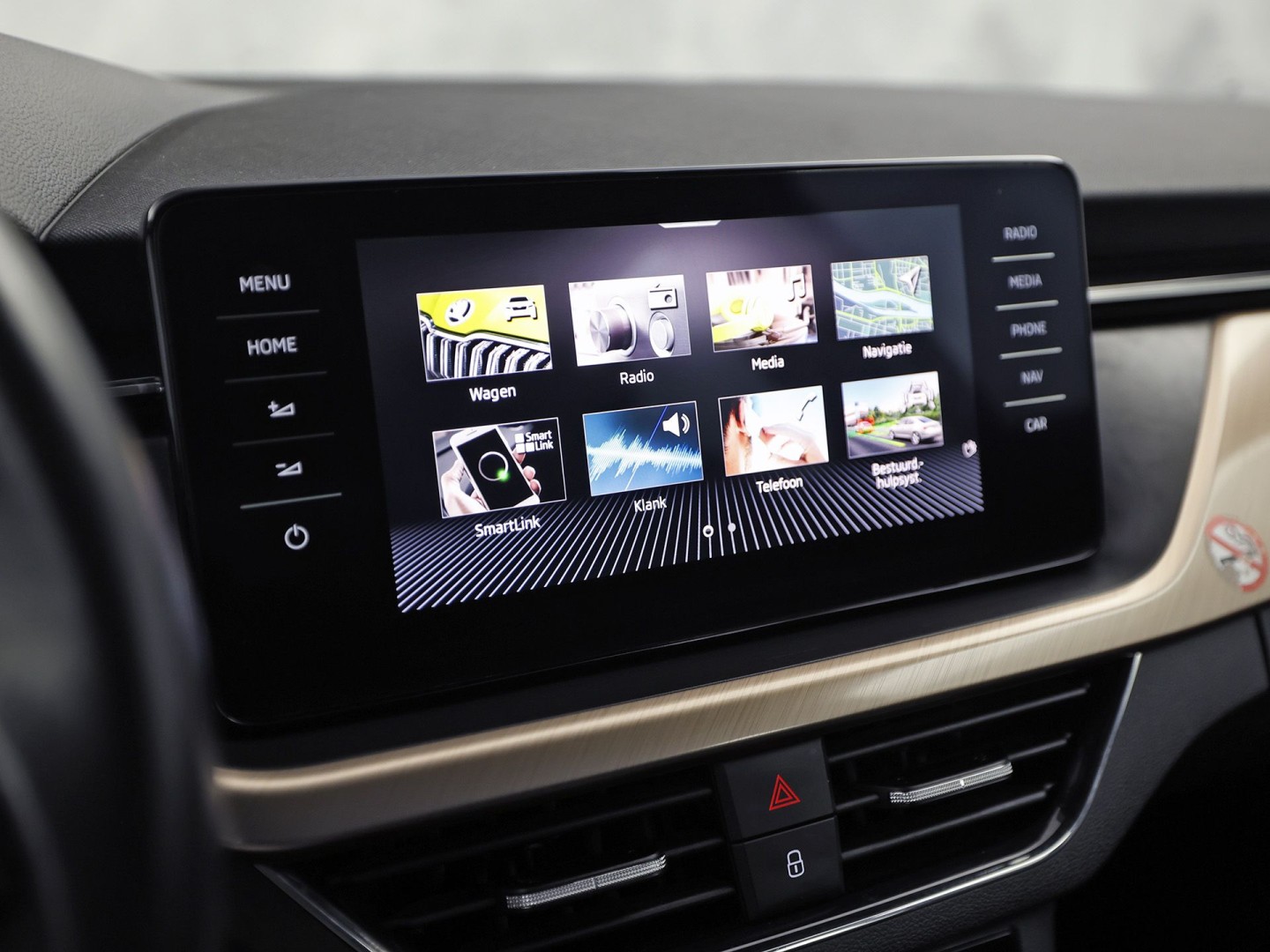 Škoda Scala 1.0 TSI Sport Automaat (GROOT NAVI, VIRTUAL COCKPIT, CLIMATE, APPLE CARPLAY, STOELVERWARMING, NIEUWE APK, NIEUWSTAAT)