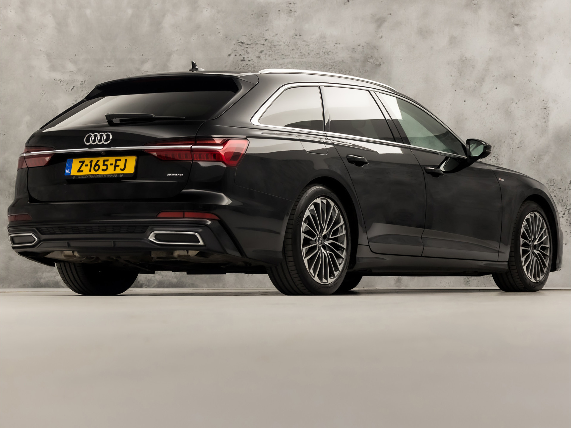 Audi A6 Avant 55 TFSI e quattro S-Line Competition 368Pk Automaat (2X S-LINE, APPLE CARPLAY, SPORTZETELS, NAPPA LEDER, MEMORY SEATS, CAMERA, ADAPTIVE CRUISE, ELEK ACHTERKLEP, STOELVERWARMING ACHTER, NIEUWSTAAT)