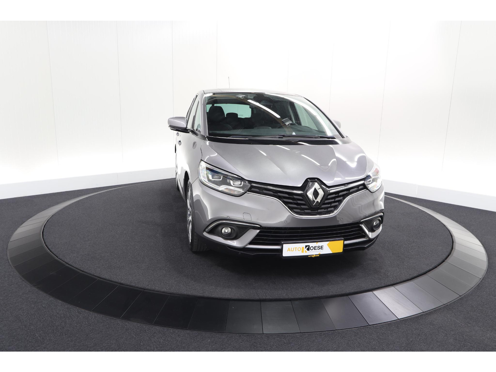 Renault Scénic TCe 130 Intens | Trekhaak | Panoramadak | Camera | Apple Carplay | Dodehoekdetectie