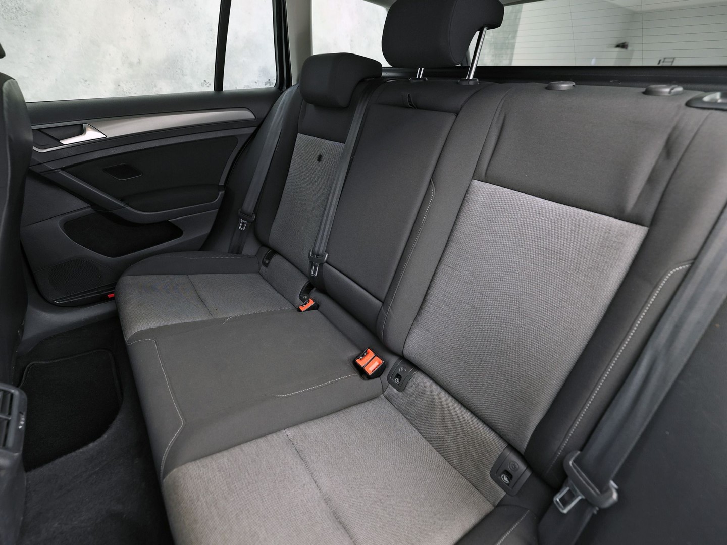 Volkswagen Golf Variant 1.2 TSI Sport (NAVIGATIE, BLUETOOTH, CLIMATE, NAP, TREKHAAK, SPORTSTOELEN, ARMSTEUN, LM VELGEN, ELEK PAKKET, NIEUWSTAAT)