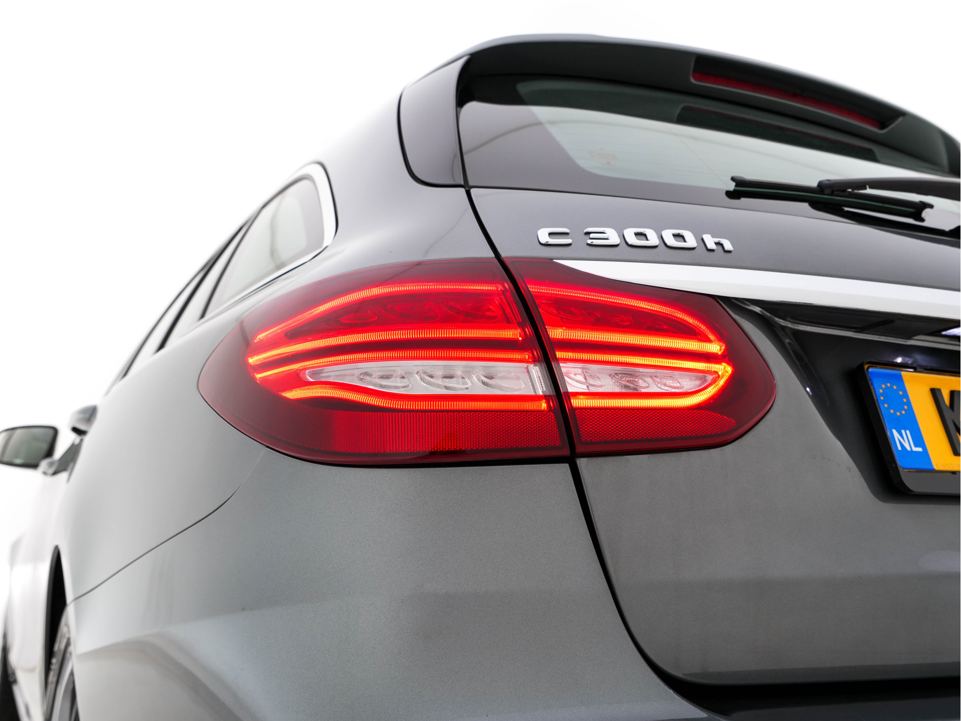 Mercedes-Benz C-klasse Estate 300 CDI HYBRID Avantgarde Lease Edition Aut. *PANO | LEATHER-MICROFIBRE | FULL-LED | NAVI-FULLMAP | SPORT-SEATS | ECC | SHIFT-PADDLES | PDC | CRUISE | TOWBAR | 17''ALU*