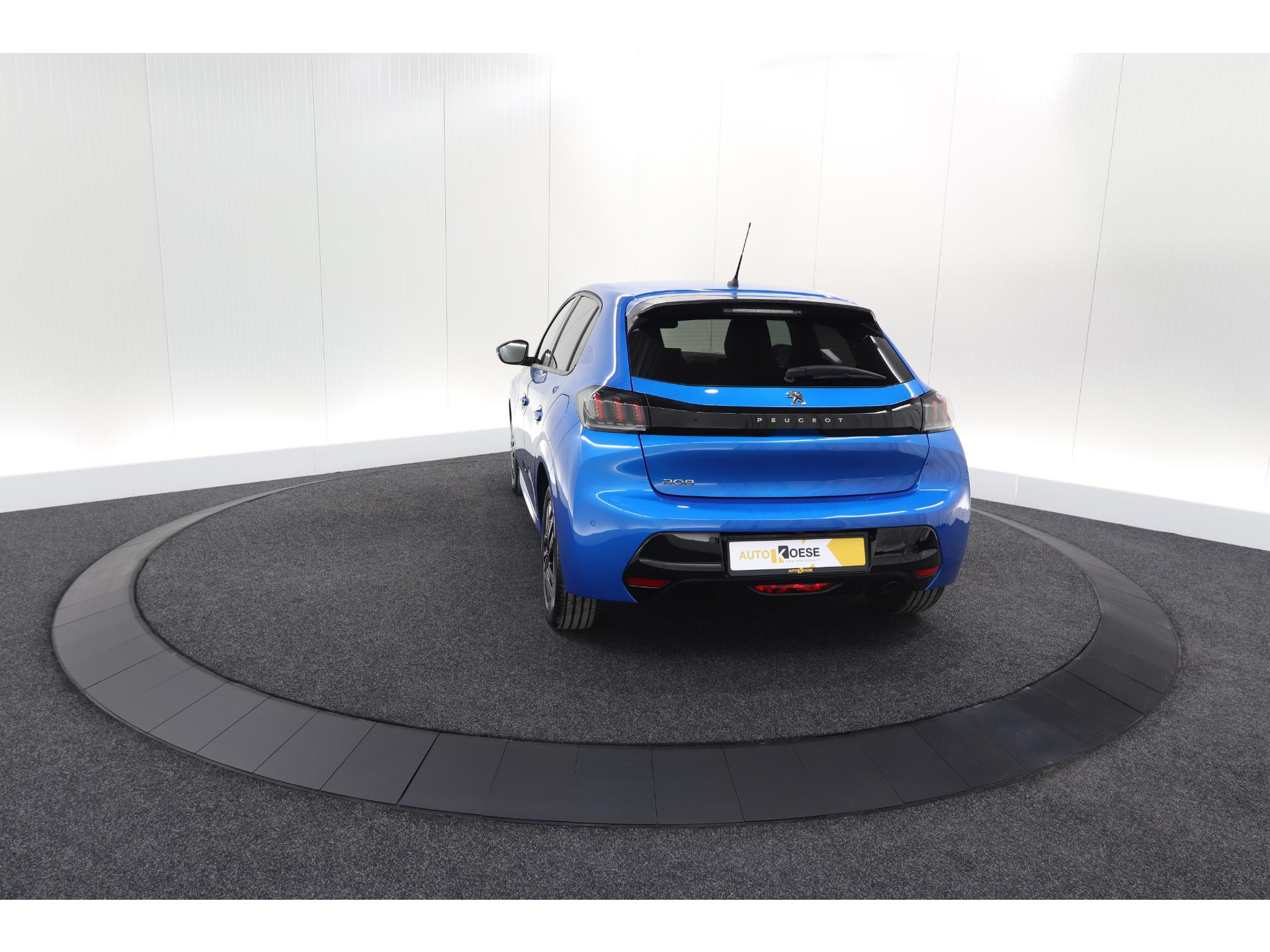 Peugeot 208 PureTech 100 Allure | Stoelverwarming | Adaptieve Cruise Control | Camera | Apple Carplay
