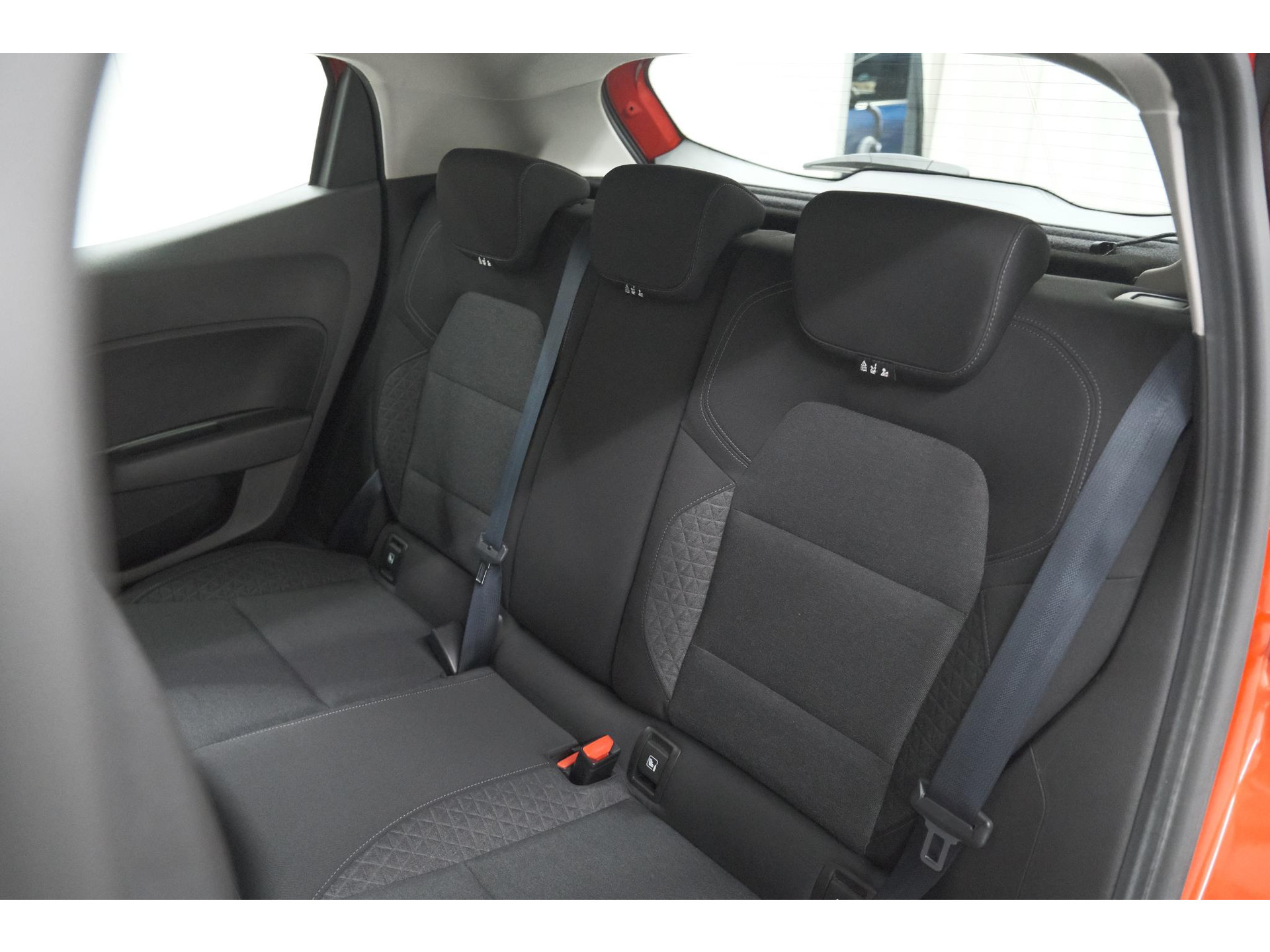 Renault Clio TCe 100 Zen | R.S. Line Pack | Allseason Banden | Apple Carplay | Parkeersensoren