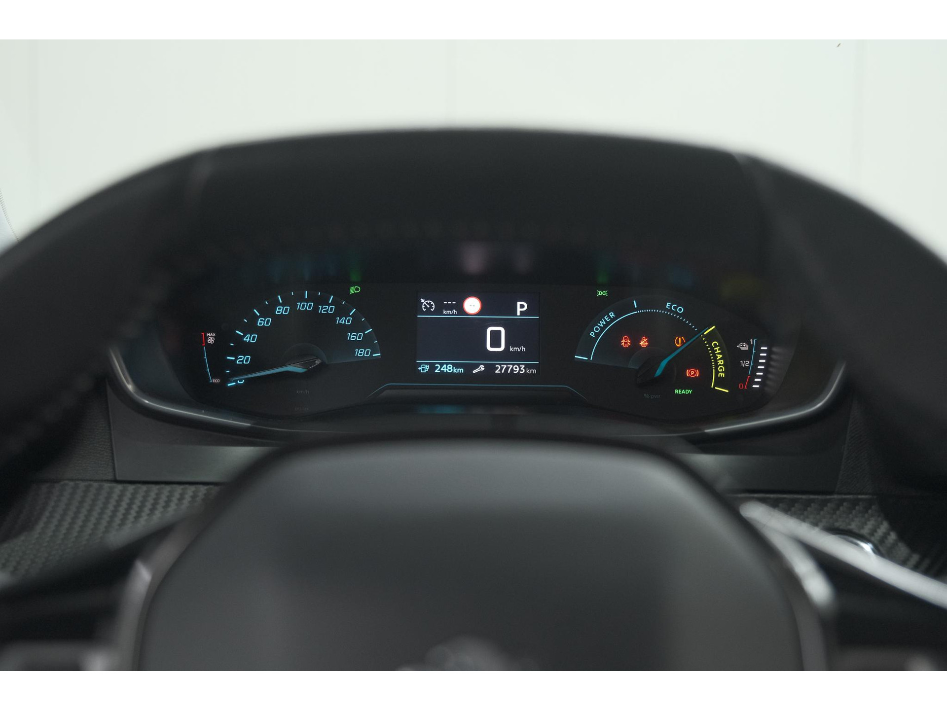 Peugeot e-2008 EV Allure 50 kWh | SOH=96.7 % | 3 Fase Laadfunctie | Camera | Navigatie | Parkeersensoren | Apple Carplay