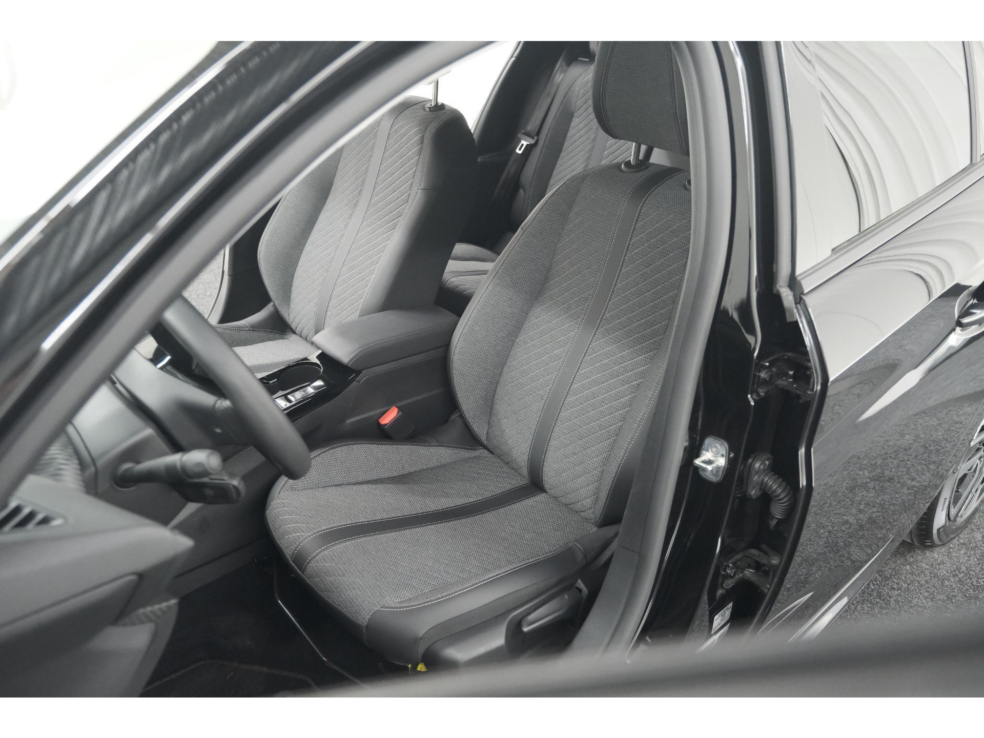 Peugeot 208 PureTech 100 Allure | 360 Camera | Dodehoekdetectie | Navigatie