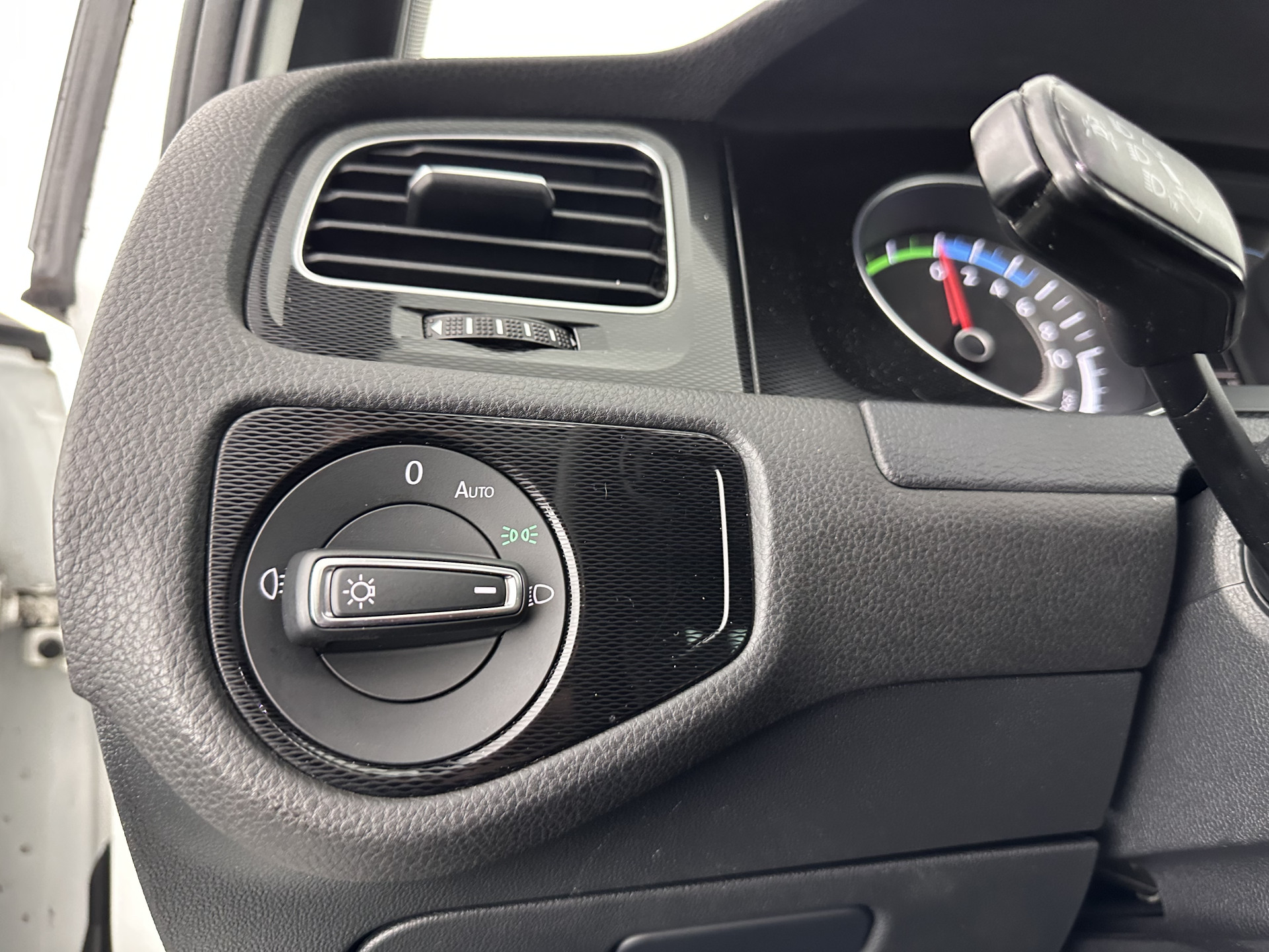 Volkswagen Golf 1.4 TSI GTE Executive-Plus-Pack Aut. *PANO | FULL-LED | LEATHER | LANE-ASSIST | BLIND-SPOT | ADAPTIVE-CRUISE | CAMERA | DAB | NAVI-FULLMAP | ECC | SHIFT-PADDLES | PDC | HEATED-SPORTSEATS | PRIVACY-GLASS | 18"ALU*