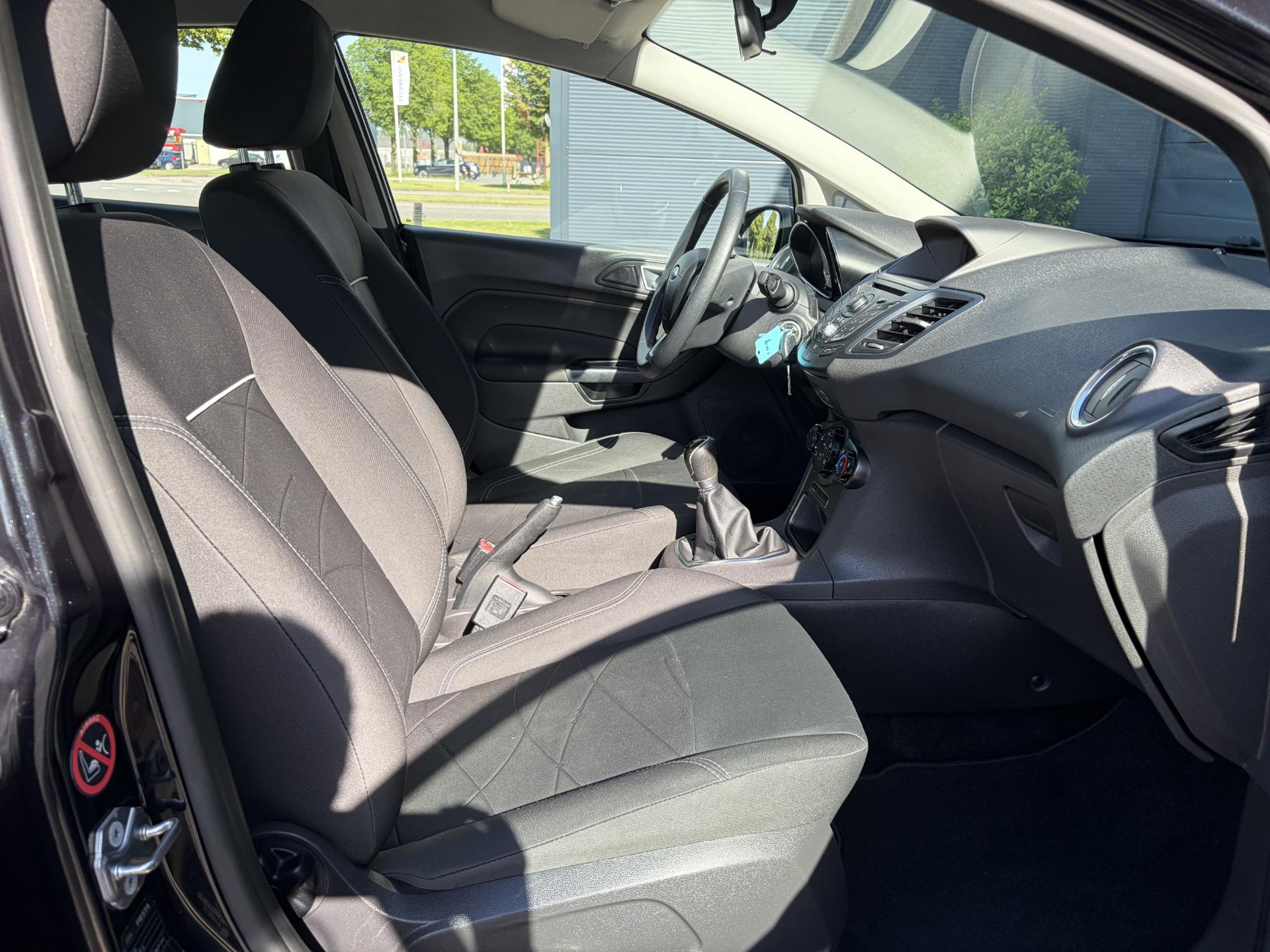 Ford Fiesta 1.0 Style Navi,Airco,5 Deurs,N.A.P,Zeer Zuinig,Apk tot 11-2026