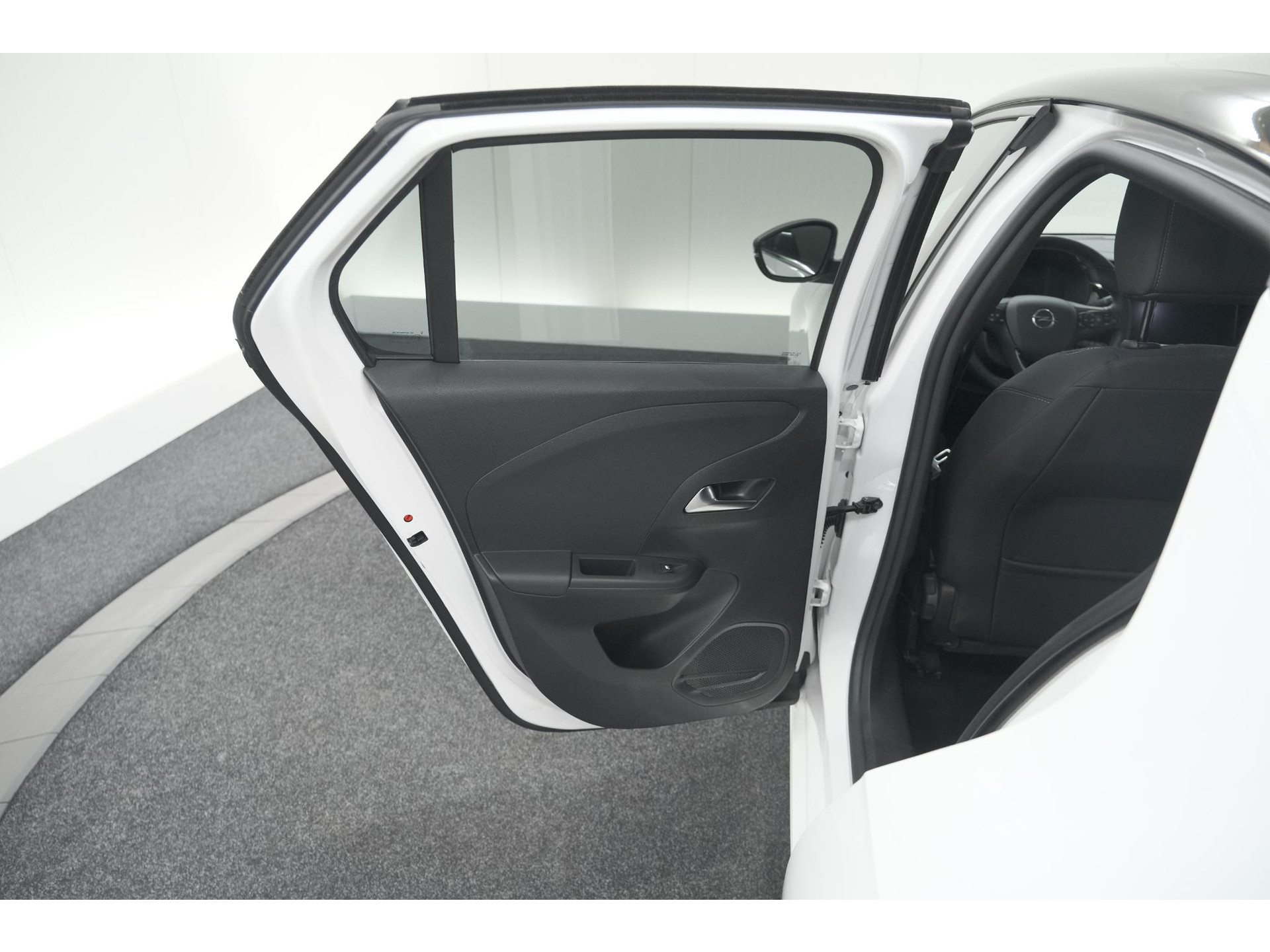 Opel Corsa 1.2 Turbo 100 Ultimate | Panoramadak | Camera | Dodehoekdetectie | Apple Carplay