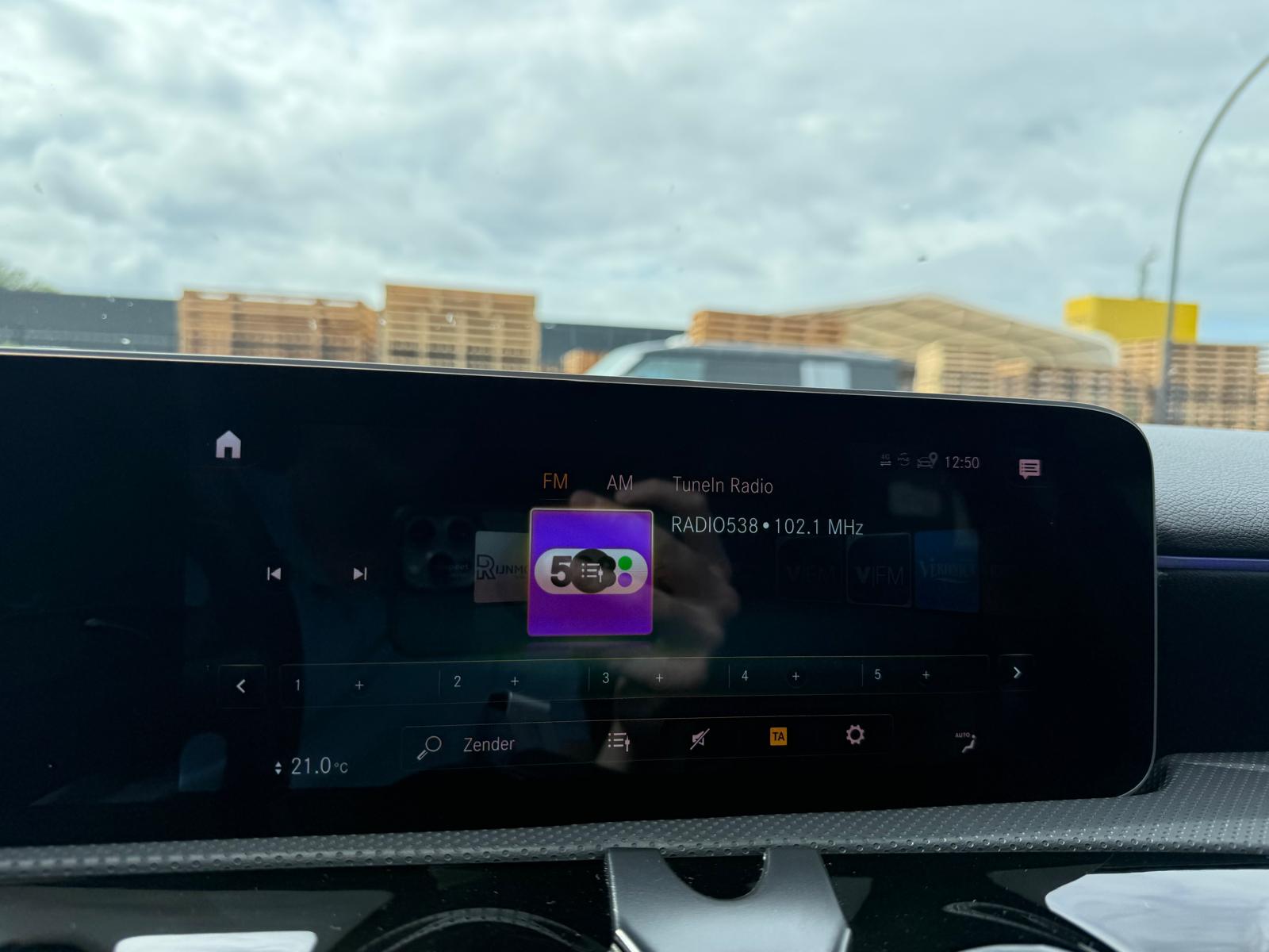 Mercedes-Benz A-klasse 250 Premium Plus | 1E EIGENAAR | 3/6/12 MND GARANTIE | PANO | LED | SFEER | BURMESTER | CARPLAY | CAMERA | NAVI | CRUISE |