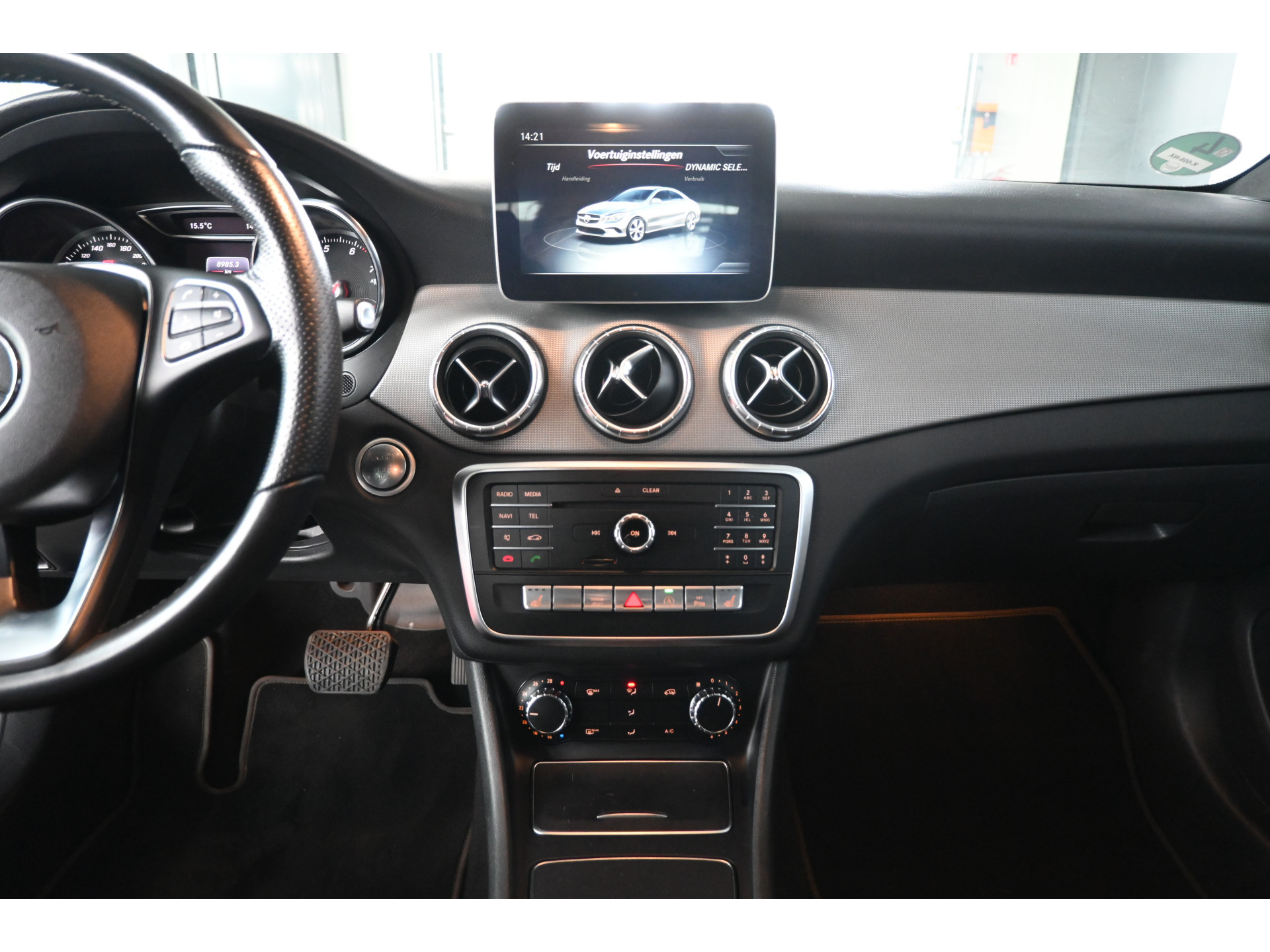 Mercedes-Benz CLA-klasse 200 Prestige AMG Automaat Clima Navigatie LED Rijklaarprijs Inruil Mogelijk!