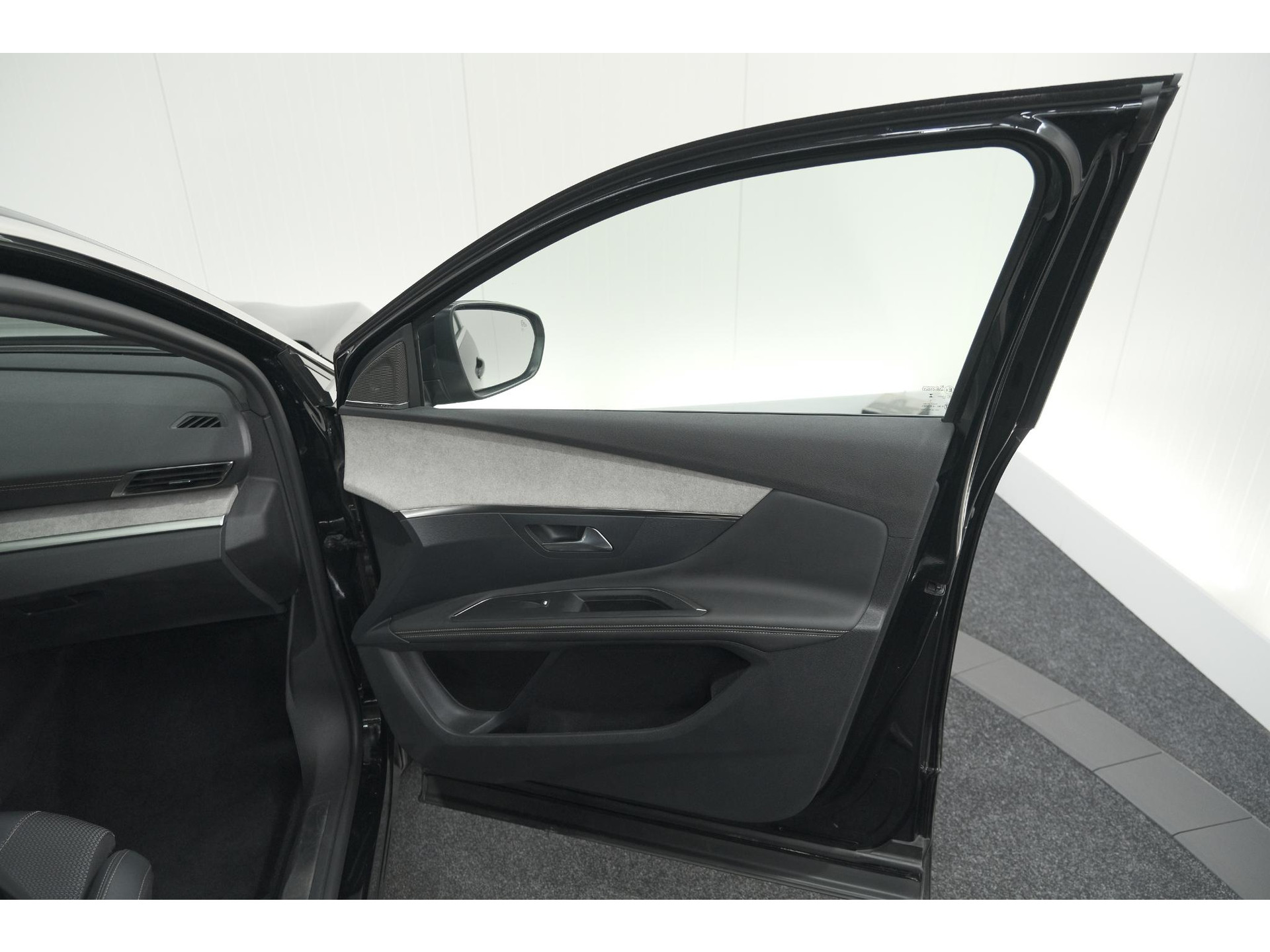 Peugeot 3008 1.2 Hybrid 136 GT | 360 Camera | Adaptieve Cruise Control | Elektronische Kofferklep | Navigatie