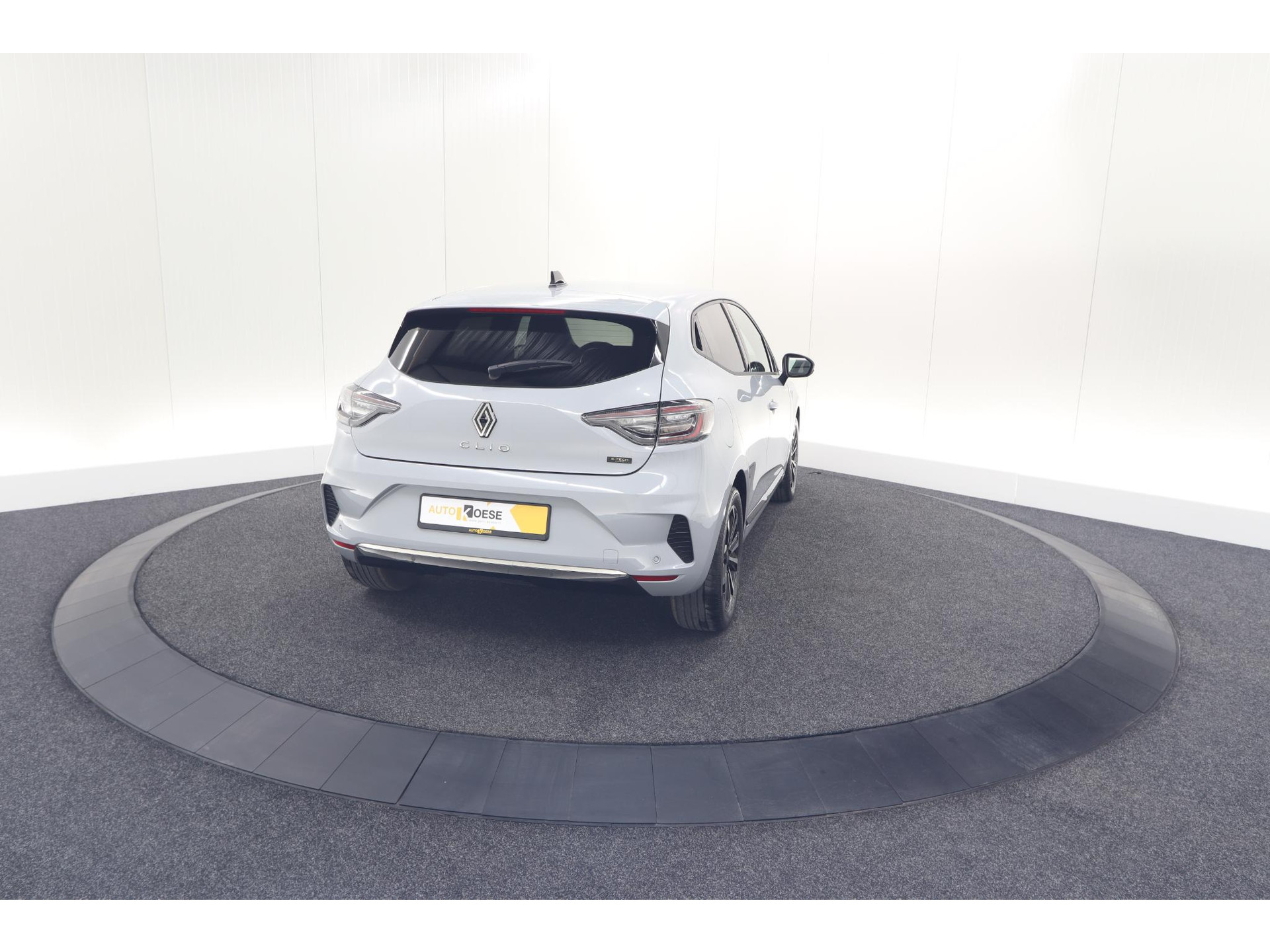 Renault Clio 1.6 E-Tech Full Hybrid 145 techno | 360 Camera | Adaptieve Cruise Control | Dodehoekdetectie | 9.3 Inch Groot Scherm