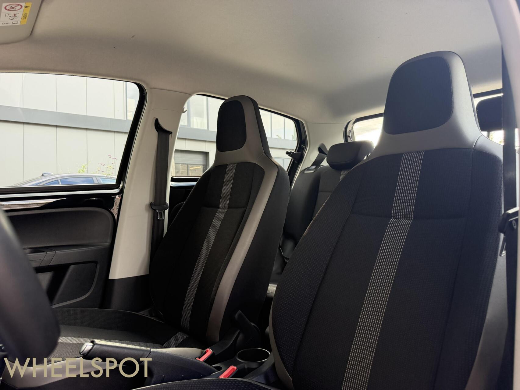 Volkswagen Up! 1.0 BMT high up!|Cruise|Camera|Clima|Stoelver