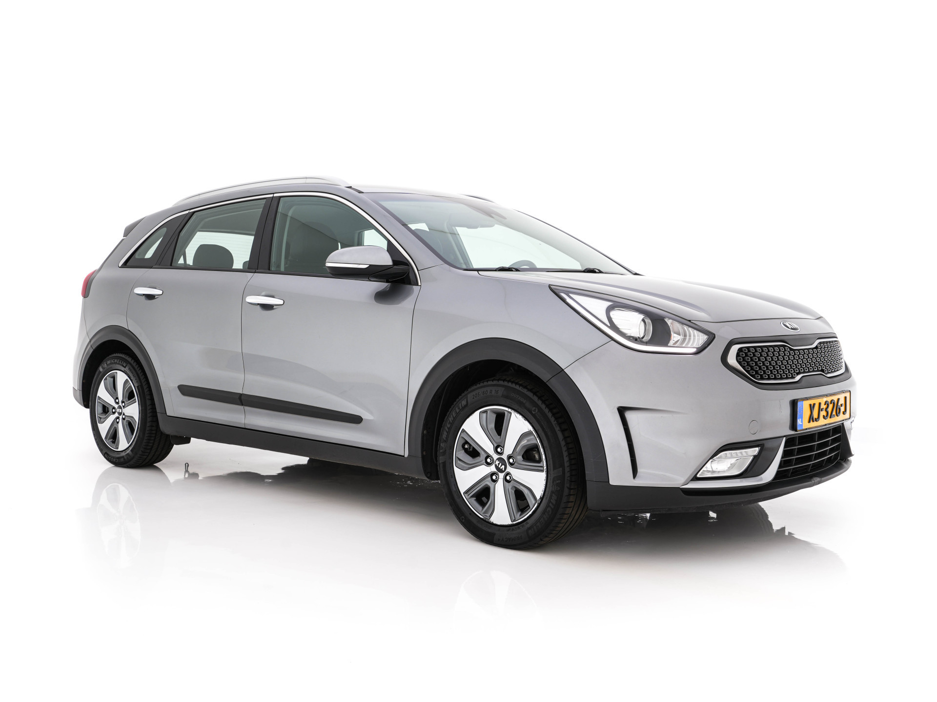 Kia Niro 1.6 GDi Hybrid ExecutiveLine Eco-Hybrid (INCL-BTW) Aut. *LEATHER-FABRIC | NAVI-FULLMAP | KEYLESS | CAMERA | COMFORTSEATS | DIGI-COCKPIT | LANE-ASSIST | ECC | CARPLAY | PDC | TOWBAR | 16''ALU*