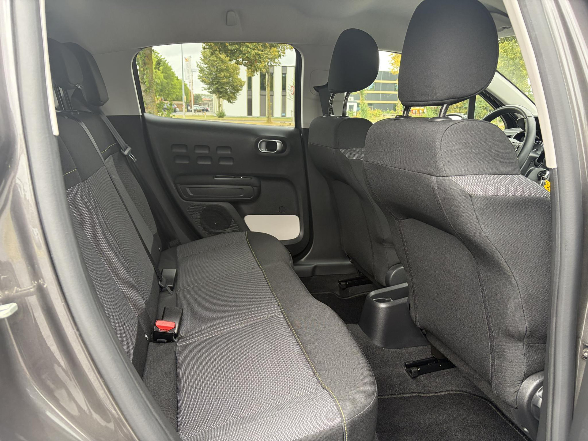 Citroen C3 1.2 PureTech S&S Shine D-riem vv in 02-2025 l 1e Eigenaar l Dealer Onderhouden l 110pk l Navi l Camera l Carplay l Clima l Cruise l Lm velgen l 6 Bak l Rijstrooksensor l Pdc l N.A.P l Apk tot 03-2027