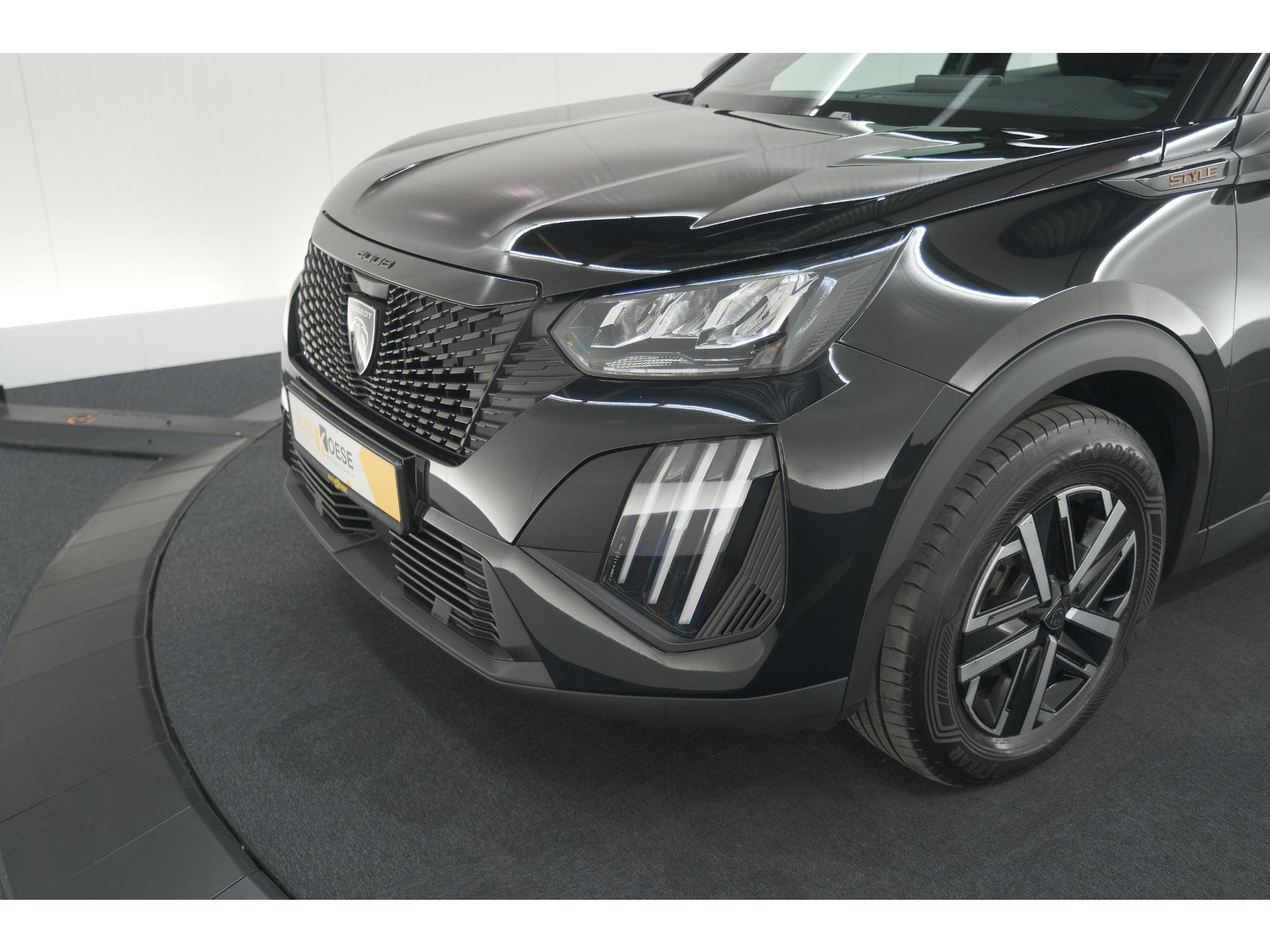 Peugeot 2008 1.2 Hybrid 136 Style | Apple Carplay | Parkeersensoren | Climate Control