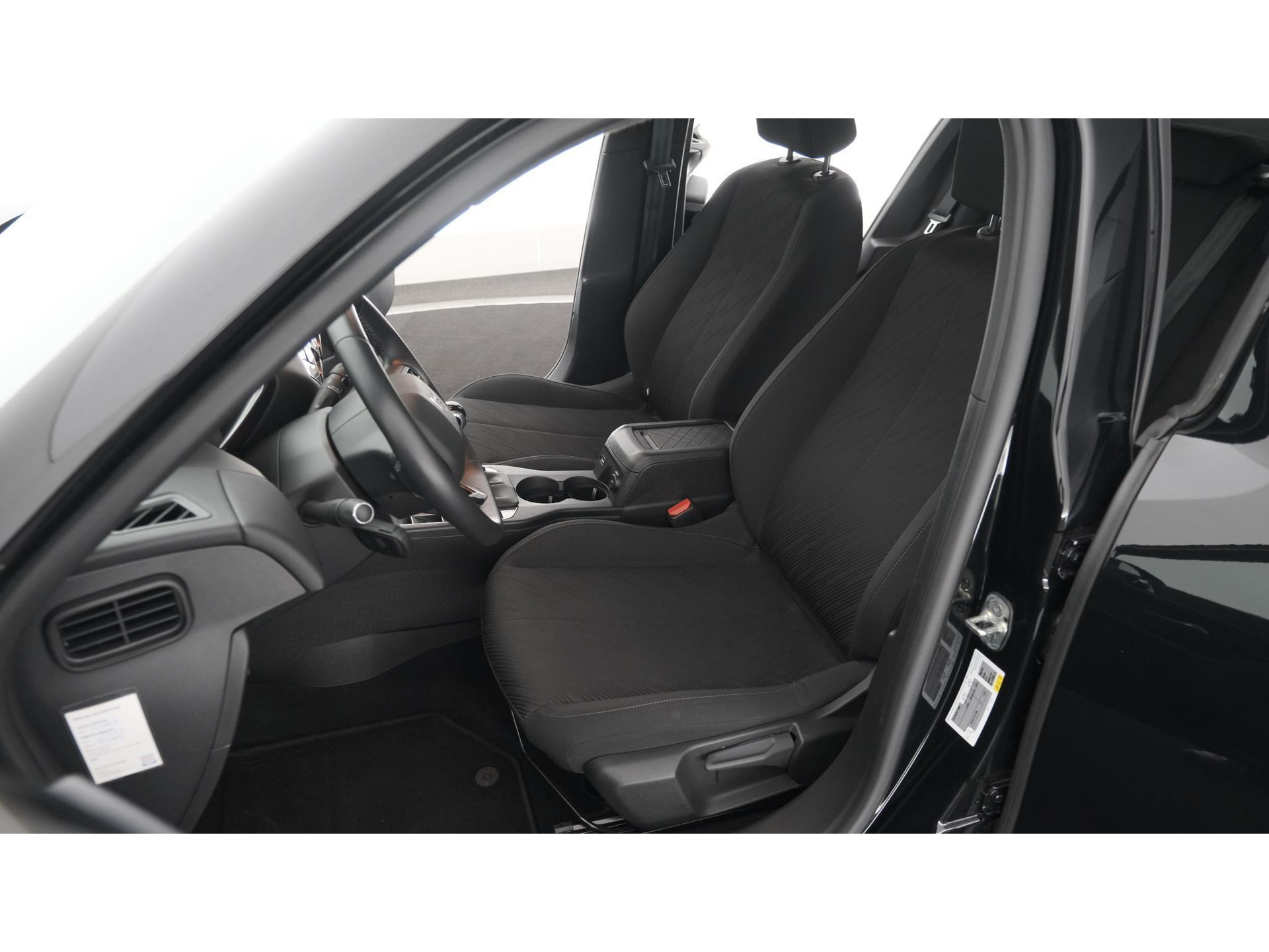 DS 3 Crossback PureTech 100 Montmartre | Parkeersensoren | Apple Carplay | Allseason Banden | Navigatie | Climate Control