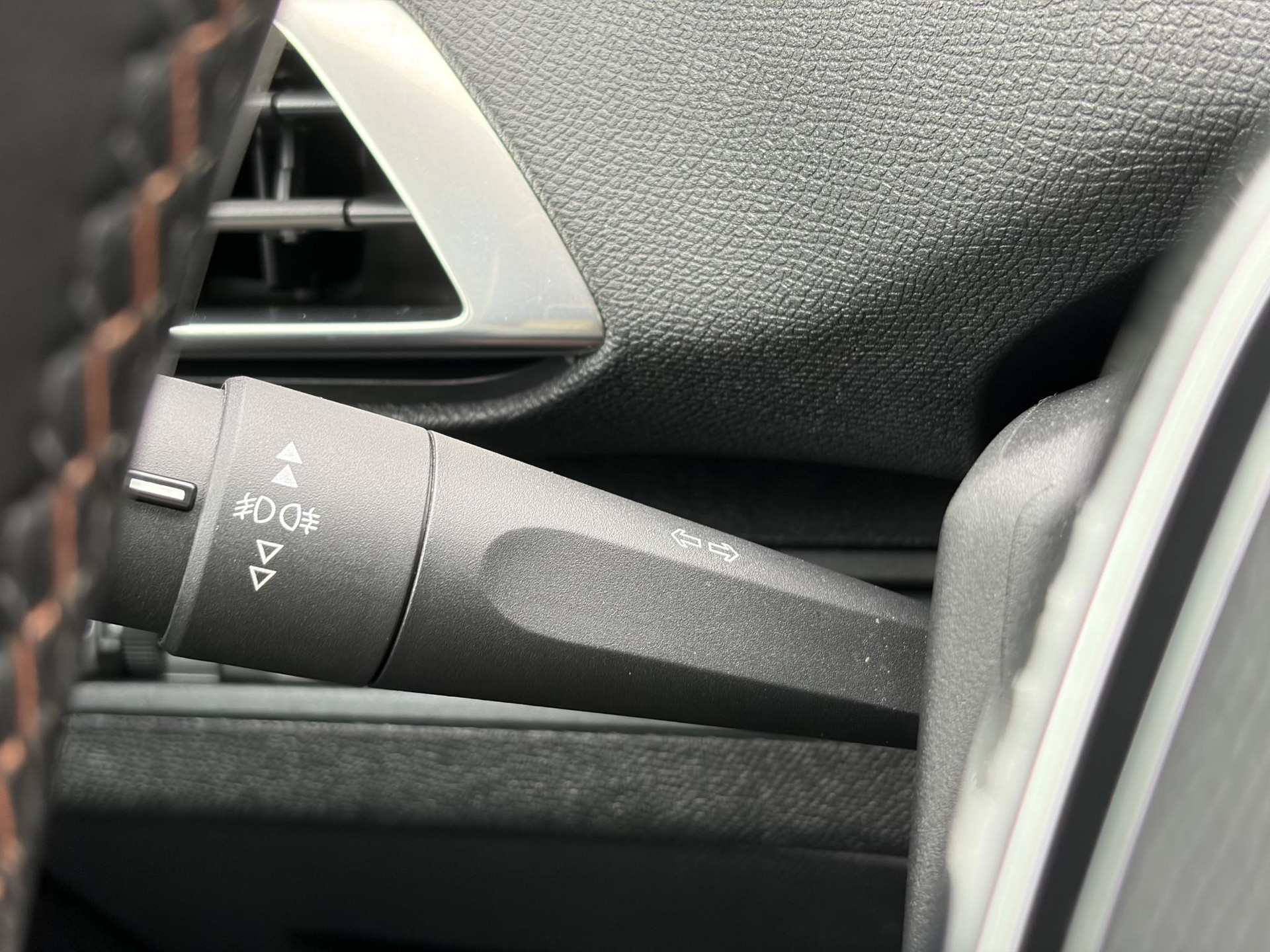 Peugeot 5008 1.2 PureTech Active 1e Eigenaar,D-riem 12-2023,Trekhaak,7 Persoons,6 Bak,Carplay,Clima,Cruise,131pk,Pdc,Dealer Onderhouden,N.A.P,Apk tot 05-2027