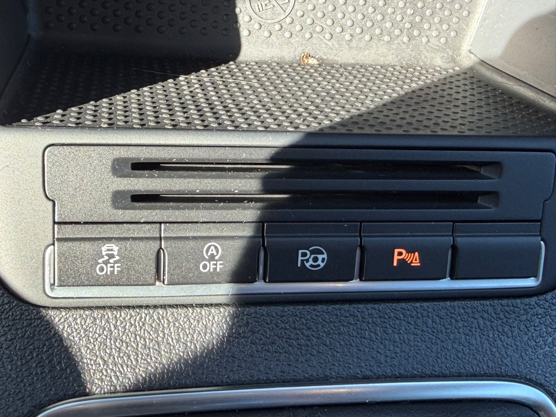 Volkswagen Tiguan 1.4 TSI Sport&Style | 1E EIGENAAR |3/6/12 MND GARANTIE | NAVI | PDC | TREKHAAK | NL AUTO |