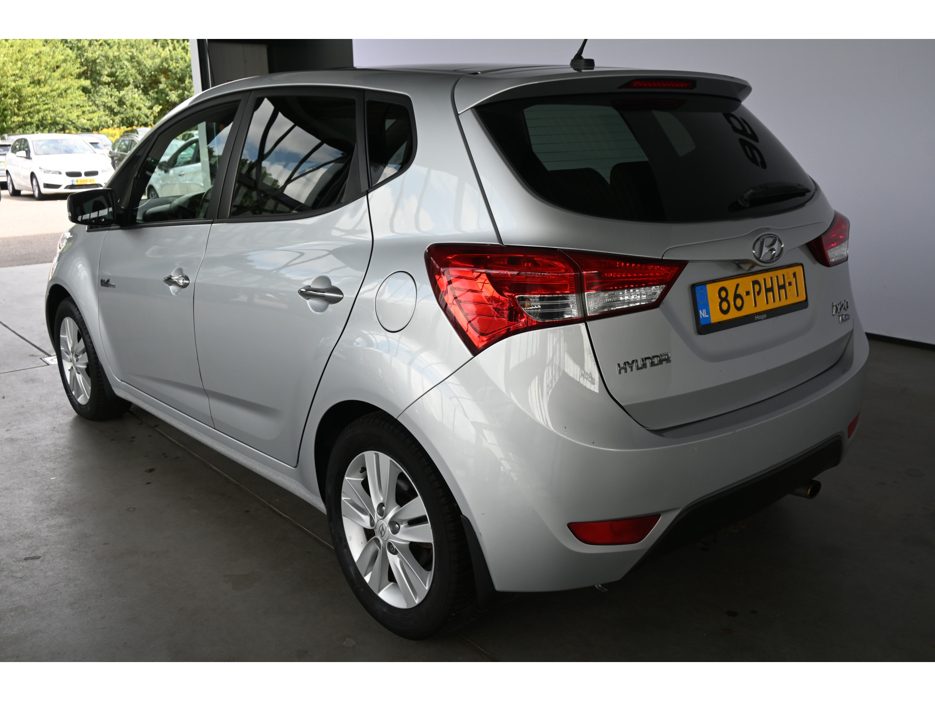Hyundai ix20 1.4i i-Catcher Clima Navigatie Schuifdak Trekhaak Goed Onderhouden! Inruil Mogelijk!