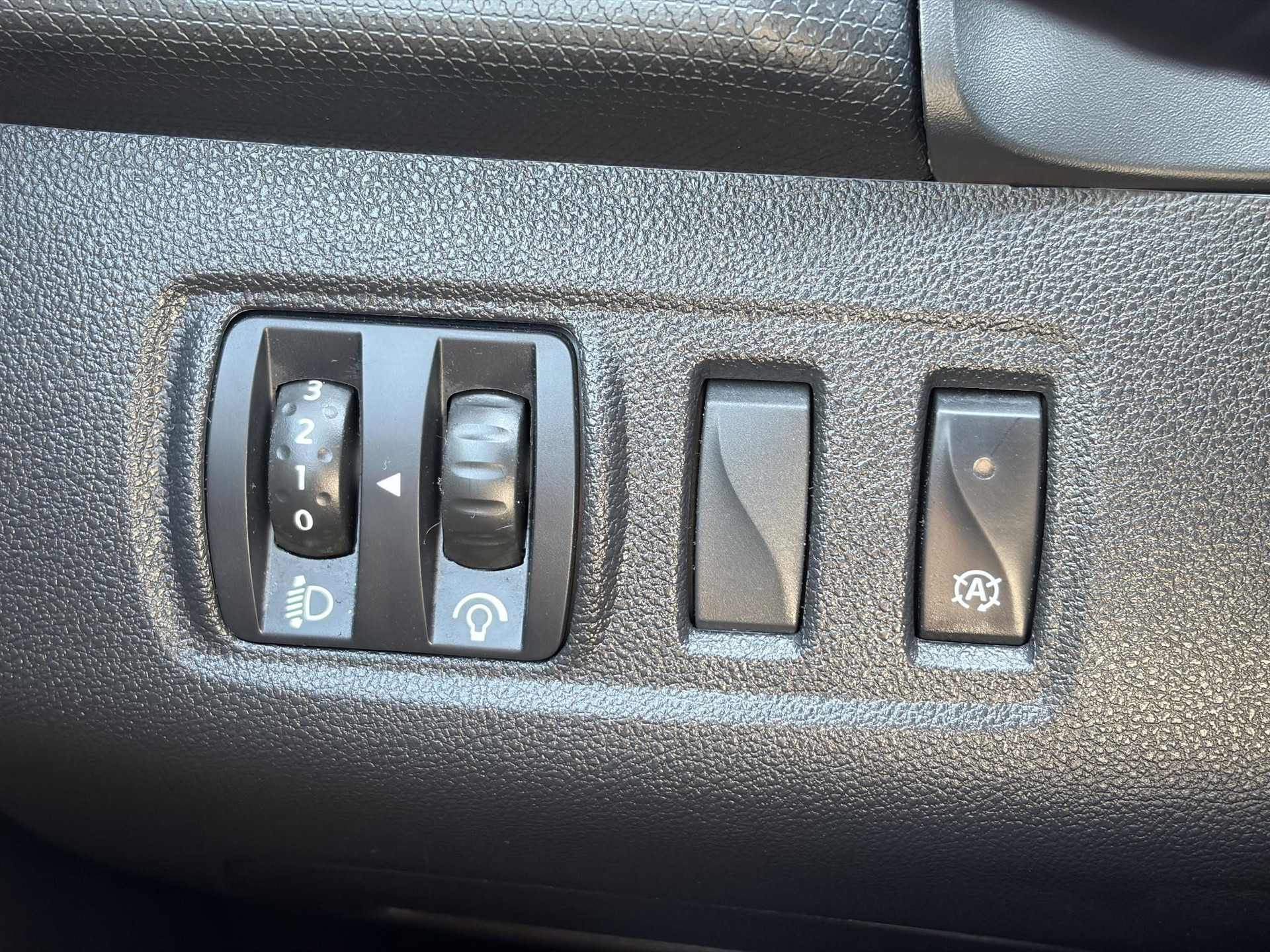 Renault Clio 0.9 TCe Limited Trekhaak,Navi,Keyless,Airco,Cruise,Pdc,Lm velgen,N.A.P,Apk tot 11-2026