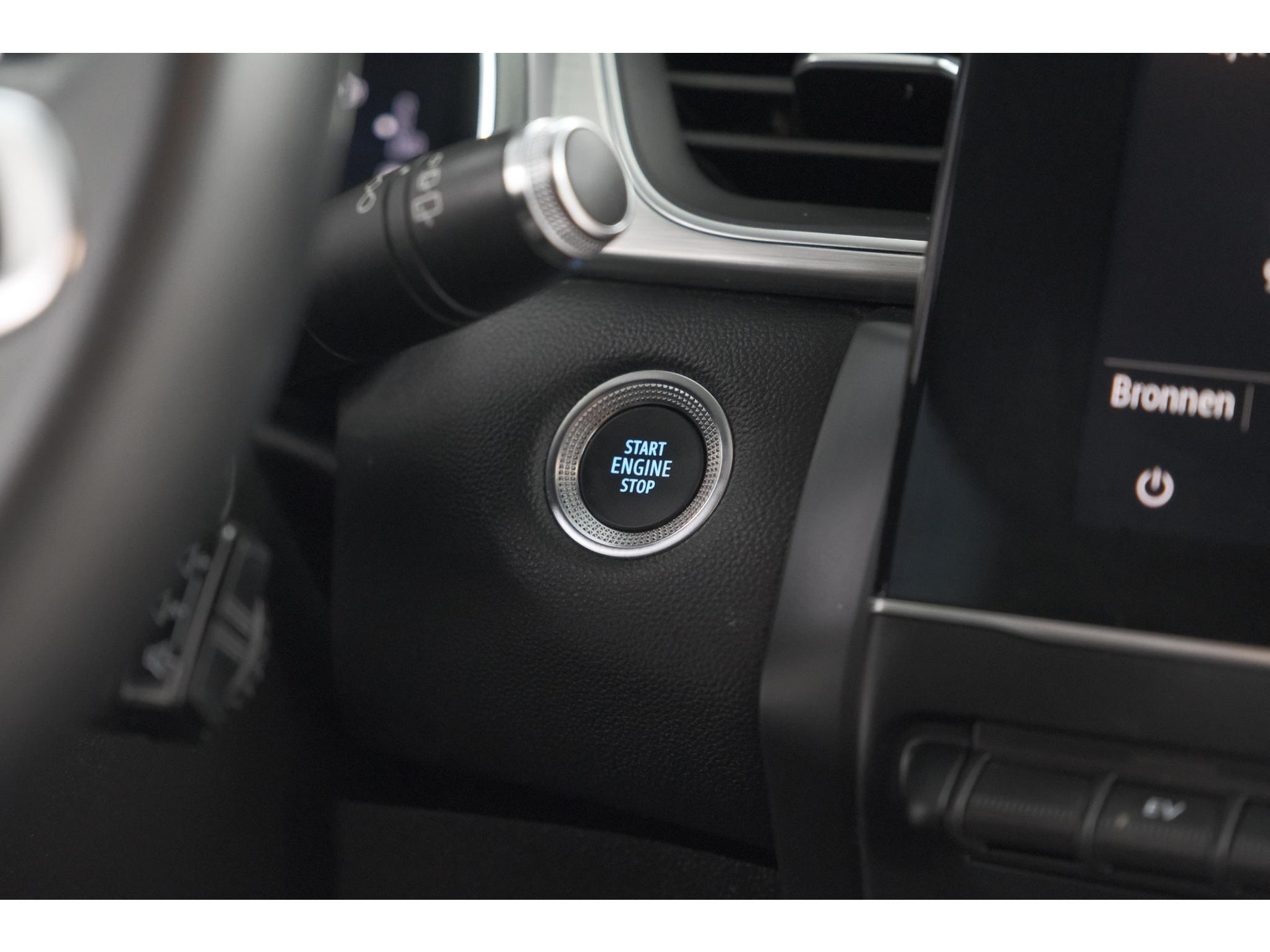 Renault Captur 1.6 E-Tech Plug-in Hybrid 160 Intens | Camera | 9.3 Inch Groot Scherm | Apple Carplay | Parkeersensoren