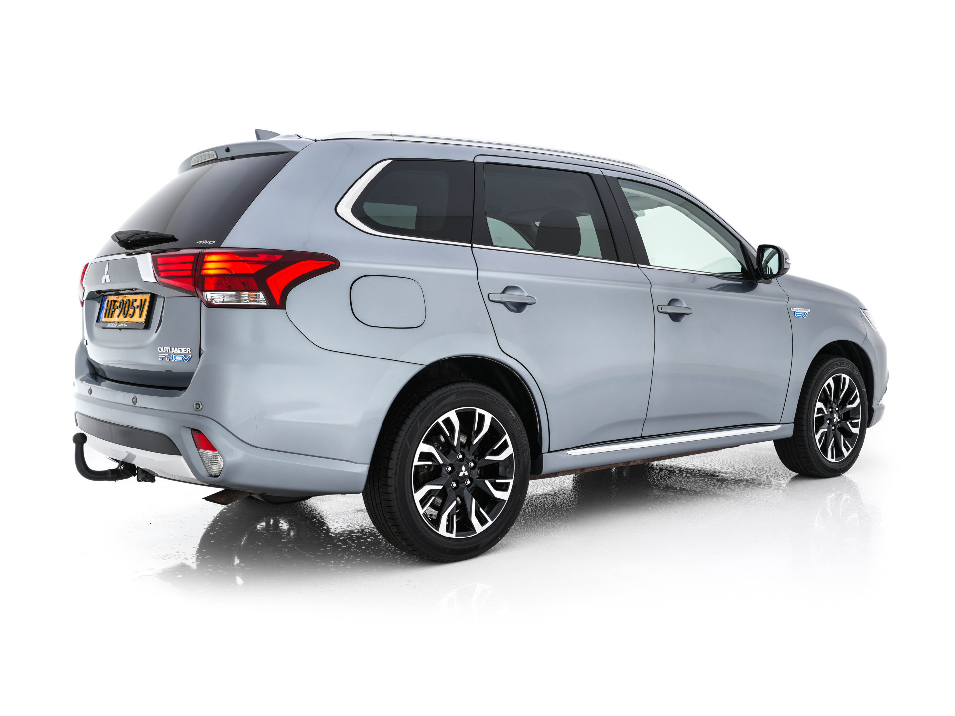 Mitsubishi Outlander 2.0 PHEV Executive Edition AWD Aut.  *LEATHER-MICROFIBRE | ROCKFORD-AUDIO | LED-LIGHTS | NAVI-FULLMAP | KEYLESS | CAMERA | HEATED-COMFORTSEATS | ECC | SHIFT-PADDLES | PDC | CRUISE | PRIVACY-GLASS | DAB | TOWBAR | 18''ALU *