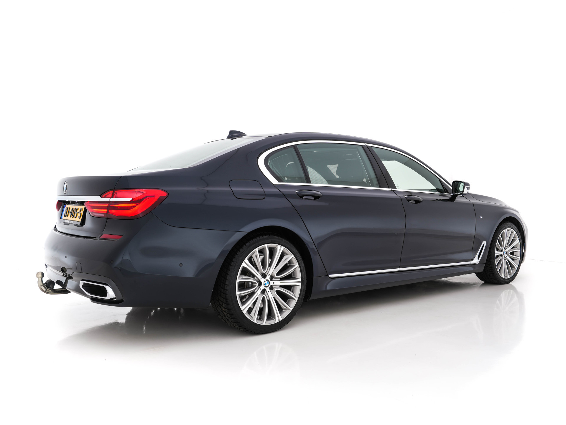 BMW 7-serie 750i Long M-Aerodynamic xDrive High Executive Aut. *PANO | DESIGN-LEATHER | LASER-LED | SOFTCLOSE |TOPVIEW | HARMAN/KARDON-SOUND | MEMORY-PACK | NAVI-FULLMAP | KEYLESS | ADAPTIVE-CRUISE | HEAD-UP | MASSAGE/HEATED/COOLED-COMFORT-SEATS | .