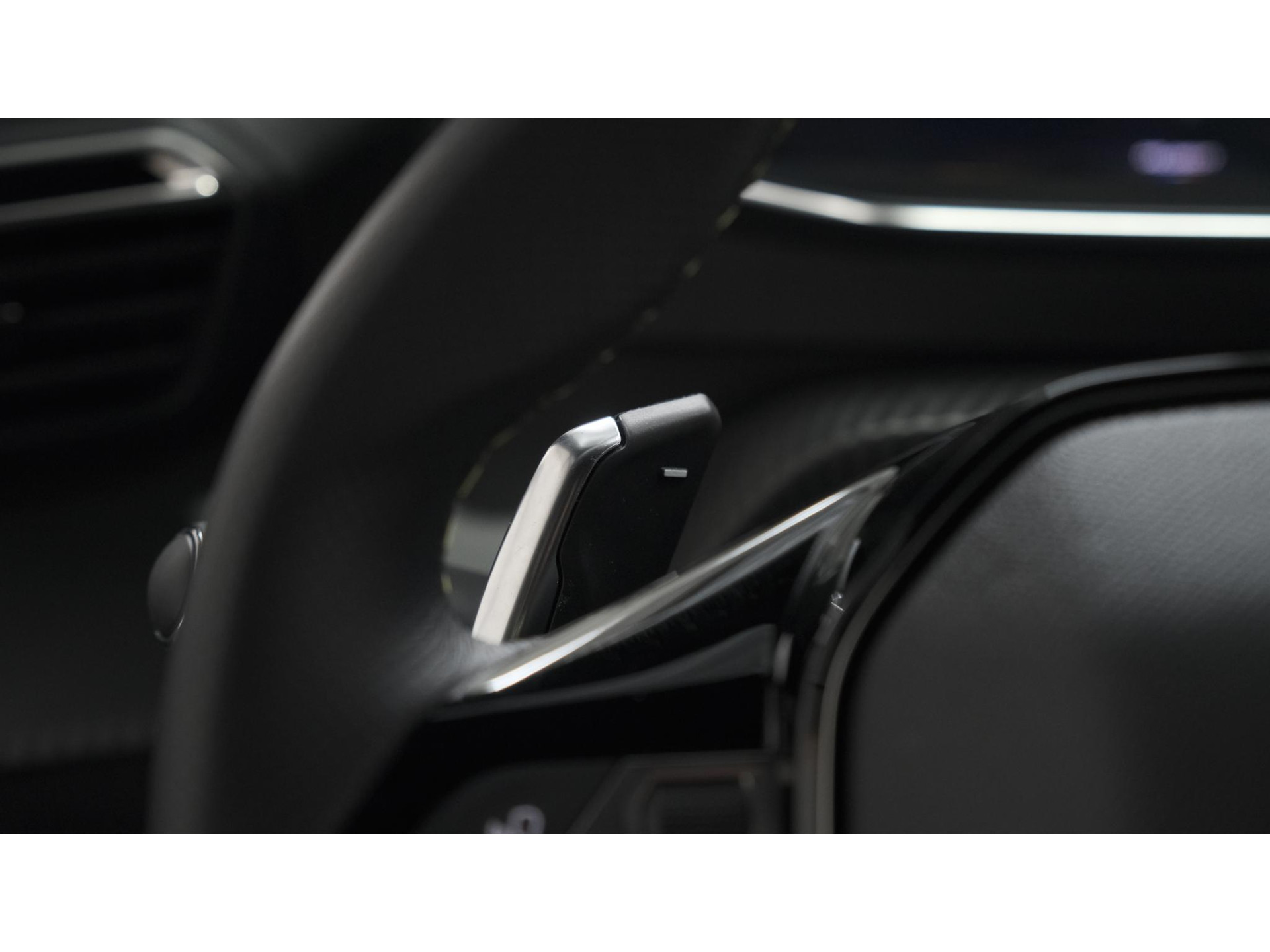 Peugeot 2008 PureTech 130 EAT8 GT | 360 Camera | Adaptieve Cruise Control | Dodehoekdetectie | Apple Carplay