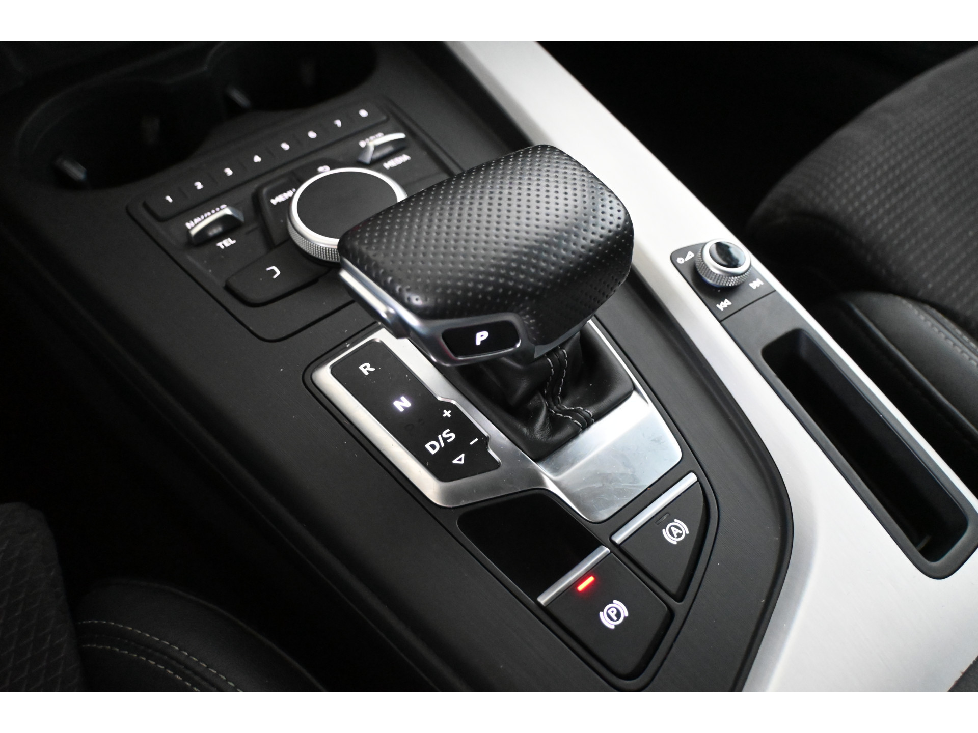 Audi A4 Avant 1.4 TFSI Sport S line edition Nap! Automaat Clima Navigatie Cruise LED Stoelverwarming Goed Onderhouden! Inruil Mogelijk!