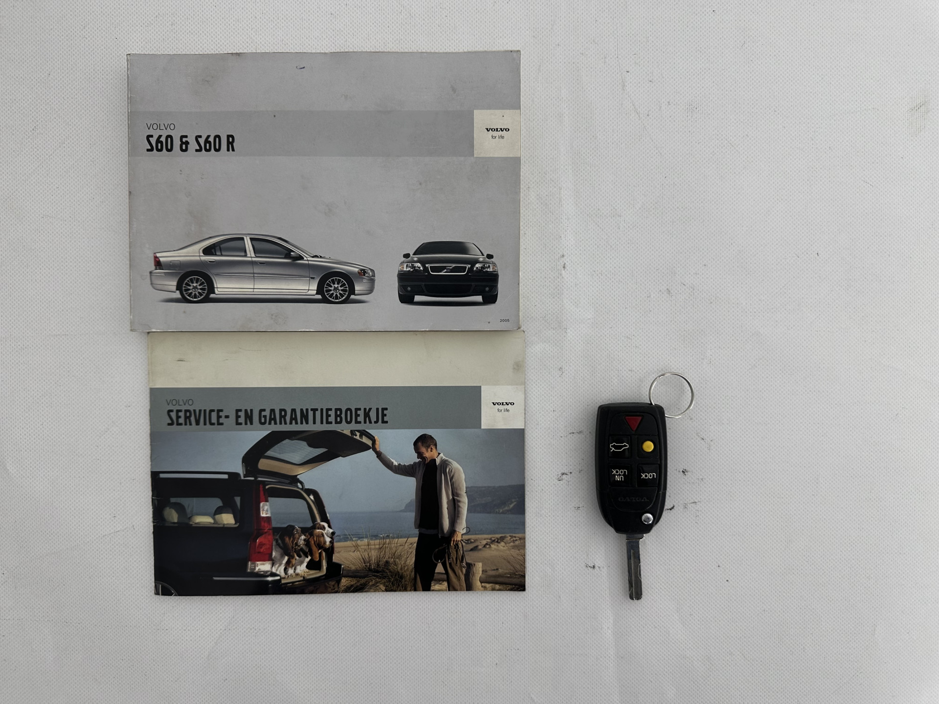 Volvo S60 2.4 D5 Momentum Aut.*NAVI-FULLMAP | LEATHER-FABRIC | ECC | CRUISE | PDC | TOWBAR | HEATED-COMFORTSEATS | 17"ALU*