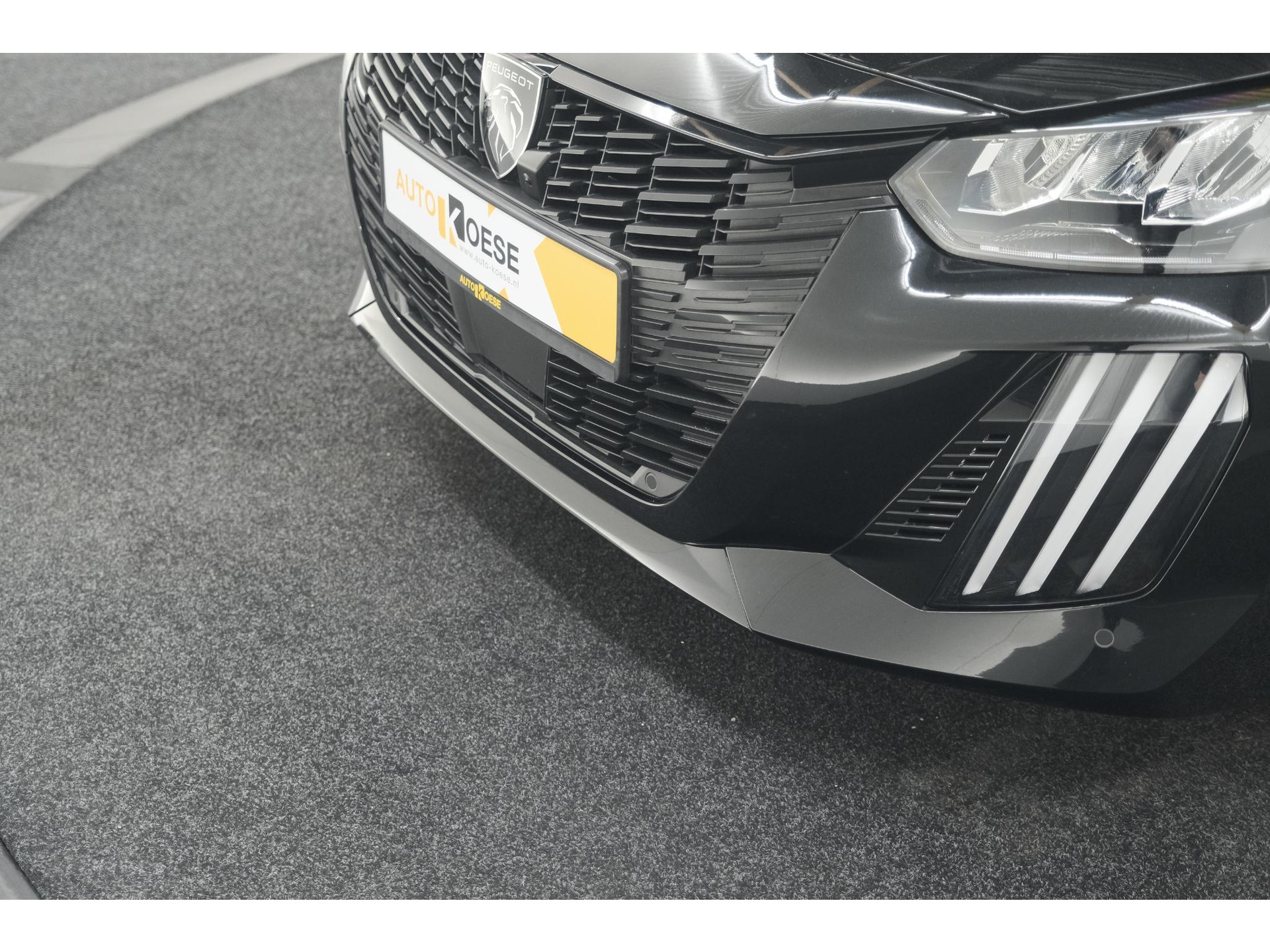 Peugeot 208 PureTech 100 Allure | 360 Camera | Dodehoekdetectie | Navigatie