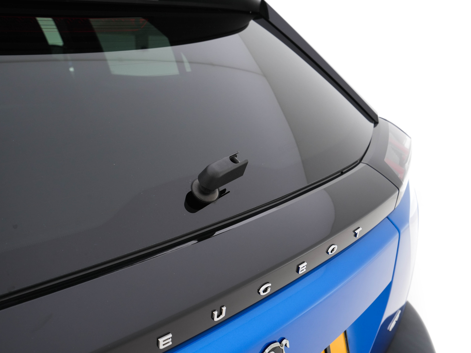 Peugeot e-2008 EV GT 50 kWh {SOH-91%} (INCL-BTW) Aut. *PANO | ADAPT.CRUISE | DIGI-COCKPIT | FULL-LED | BLIS | KEYLESS | MICROFIBRE-LEATHER | CAMERA | CARPLAY | CCS-FASTLOADER | DAB+ | NAVI-FULLMAP | ECC | PDC | SPORT-SEATS | ...