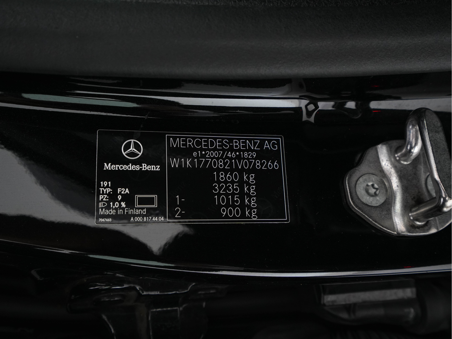 Mercedes-Benz A-klasse 160 AMG-Sportpack Business-Solution (INCL-BTW) *WIDESCREEN-DIGI-COCKPIT | FULL-LED | LEATHER-MICROFIBRE | CAMERA | DYNAMIC-SELECT | CRUISE | HEATED-SPORTSEATS | PRIVACY-GLASS | DAB | AMBIENT-LIGHT | 18"ALU*