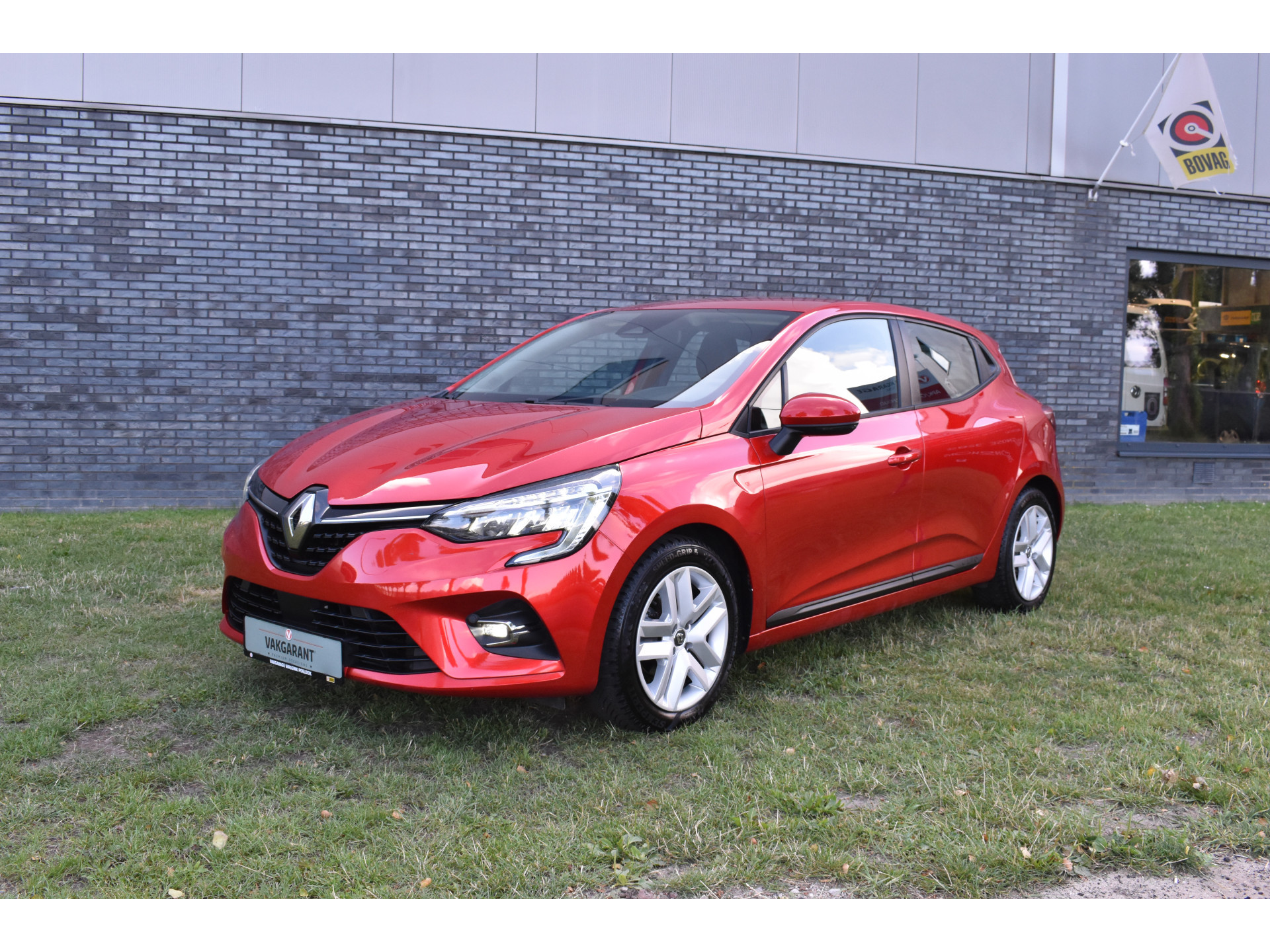 Renault Clio 1.0 TCe Bi-Fuel Zen G3 Gas dus super voordelig rijden 215,- per 3 maanden wegenbelasting Prijs incl. btw Gas kost 0,83 cent per liter