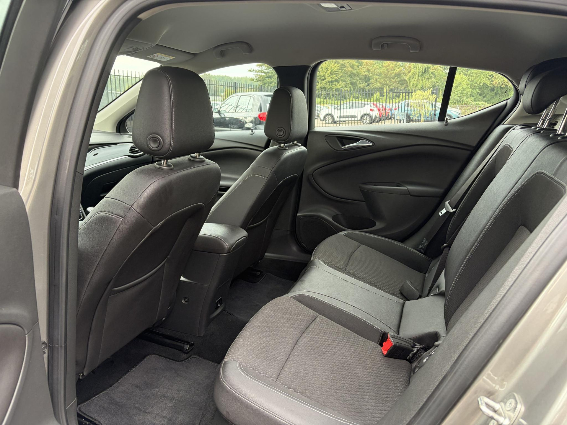 Opel Astra 1.4 Innovation ✓2e Eigenaar✓Carplay✓Navi✓150pk✓Keyless✓6 Bak✓Halfleder✓Rijstrooksensor✓Pdc V+A✓Clima✓Cruise✓Lm velgen✓Bj 12-2016✓N.A.P✓Apk tot 09-2027