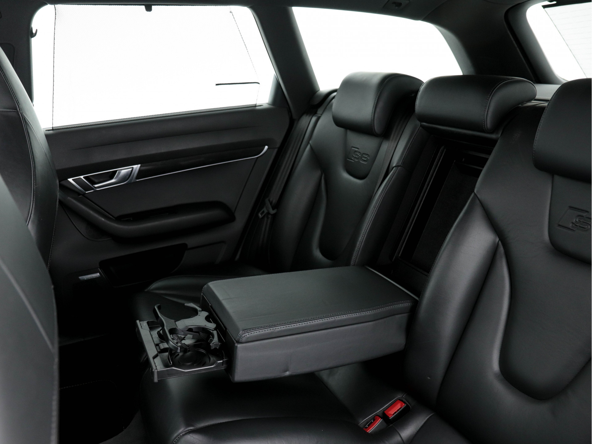 Audi S6 Avant S6 5.2 FSI Quattro [⚠️] Aut. *PANO | LEATHER | XENON-PLUS | NAVI-FULLMAP | SPORT-SEATS | BOSE-SURROUND | ECC | DECOR-CARBON | PDC | HEATED-SPORTSEATS | SHIFT-PADDLES |  CRUISE | 18"ALU*