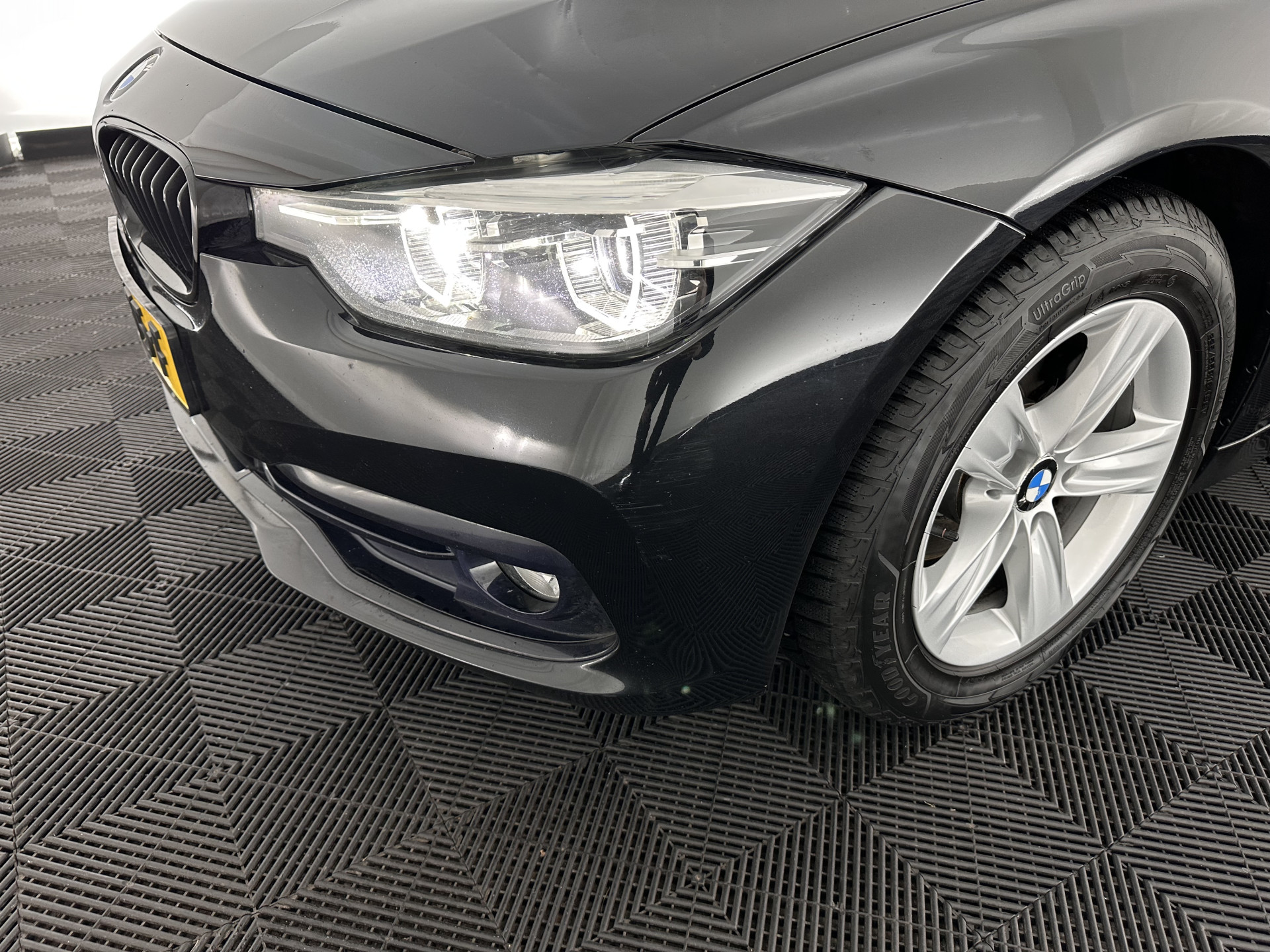 BMW 3-serie Touring 320d EDE Executive Aut. *PANO | LEATHER | FULL-LED | DIGI-COCKPIT | HEATED-SPORTSEATS | NAVI-FULLMAP | PRIVACY-GLASS | ECC | KEYLESS | LANE-ASSIST | PDC | CRUISE | TOWBAR | 18''ALU*