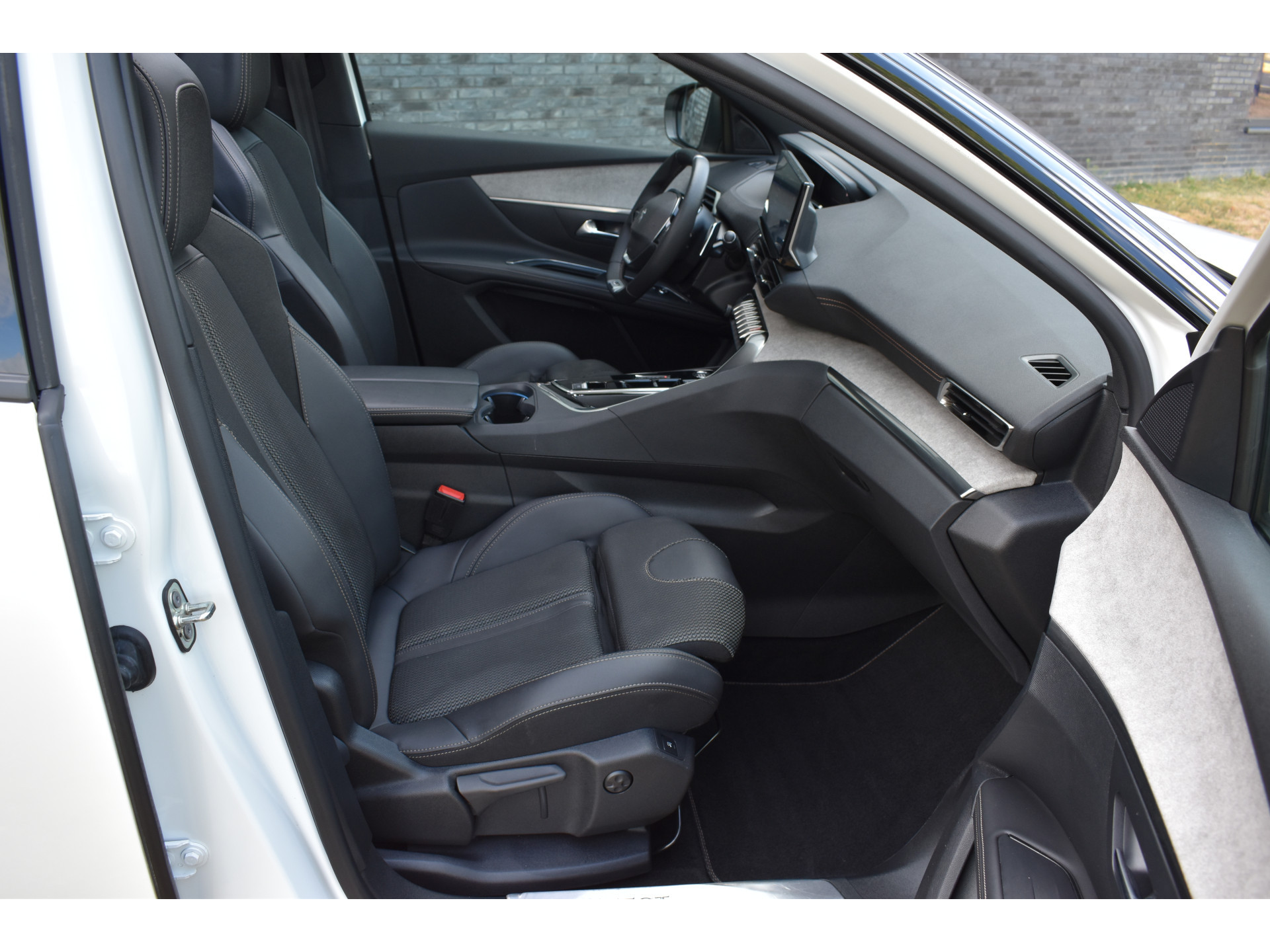 Peugeot 5008 1.2 GT 7-persoons Pano Automaat Navi