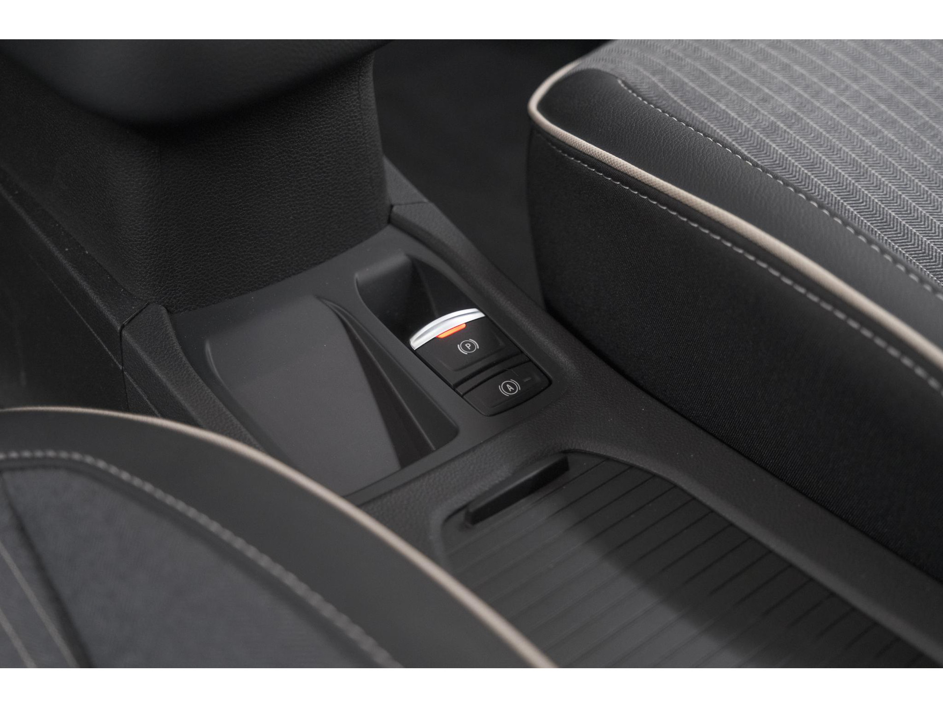 Renault Clio 1.6 E-Tech Full Hybrid 145 techno | 360 Camera | Adaptieve Cruise Control | Dodehoekdetectie | 9.3 Inch Groot Scherm