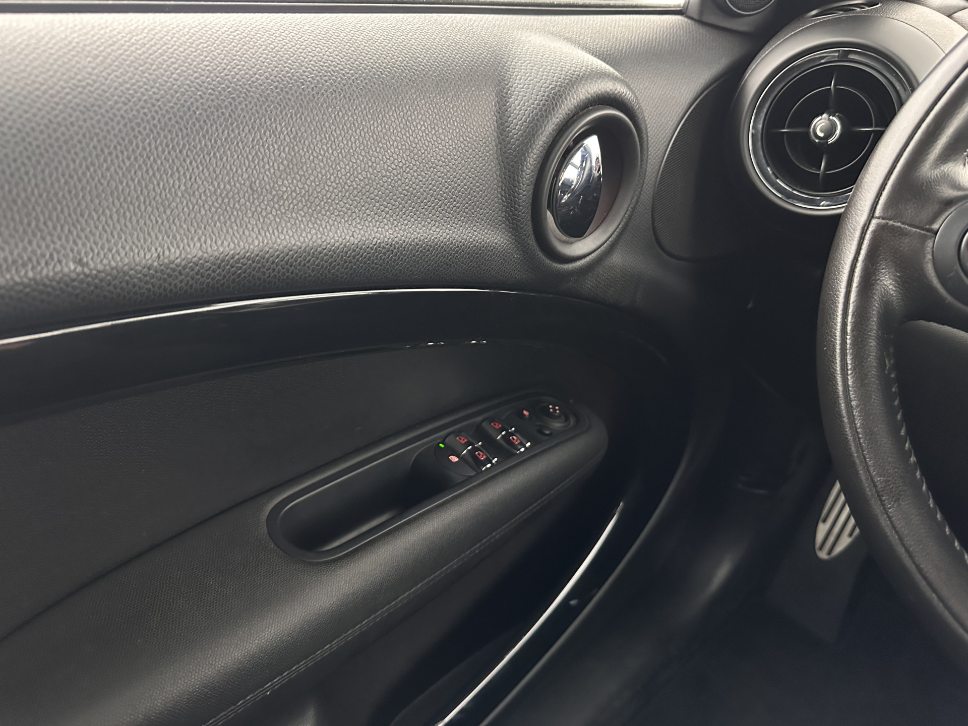 MINI Mini Countryman 2.0 John Cooper Works-Pack SD ALL4  Pepper Aut. *XENON | HARMAN/KARDON | SPORTSEATS | NAVI-FULLMAP | SHIFTPADDLES | ECC | PDC | CRUISE | TOWBAR | 18''ALU*