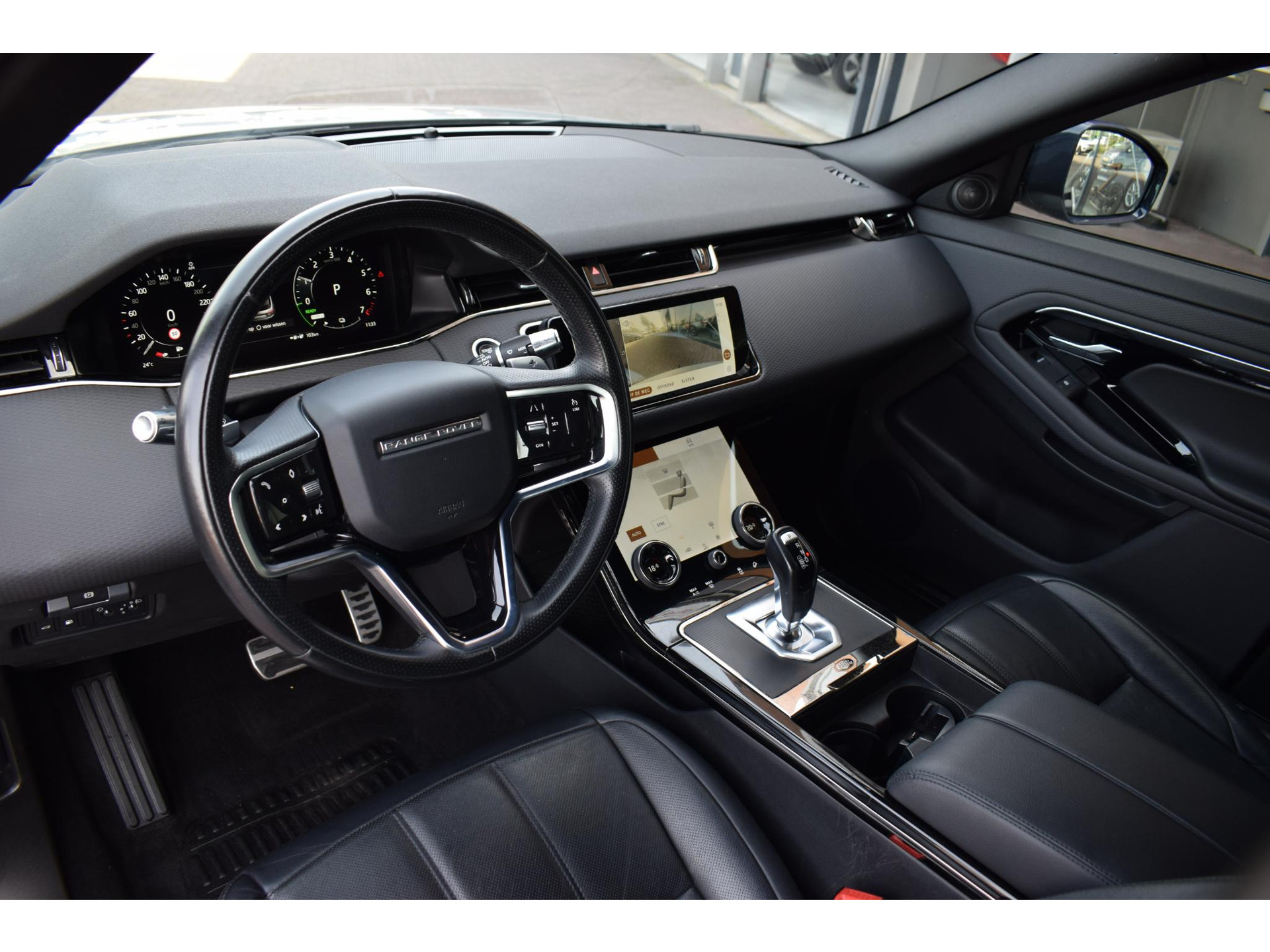 Land Rover Range Rover Evoque 1.5 P300e AWD SE | R-Dynamic | Trekhaak | Leer | Camera