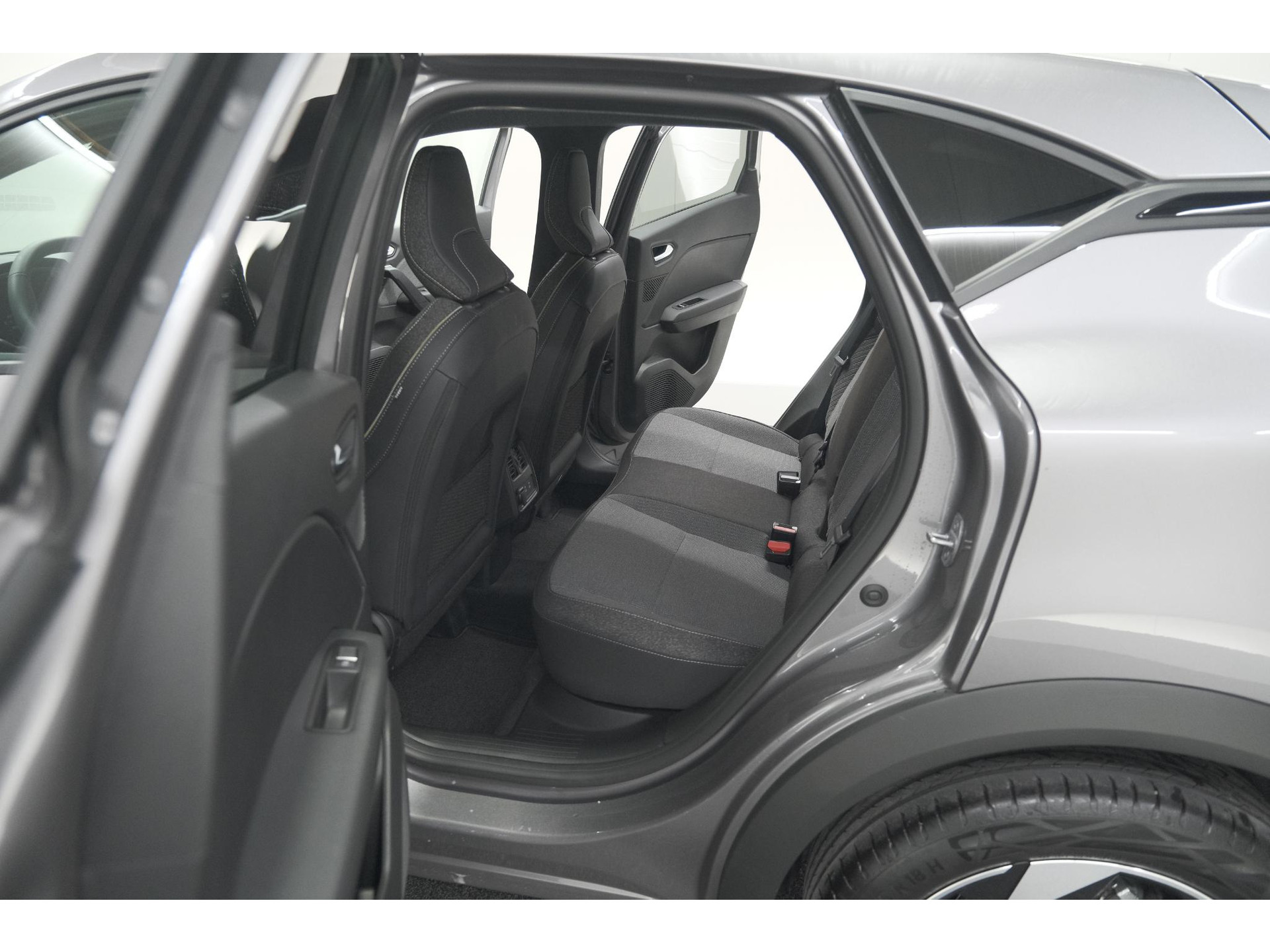 Renault Captur Mild Hybrid 160 EDC Techno | Pack Winter | Camera | Adaptieve Cruise Control | Apple Carplay