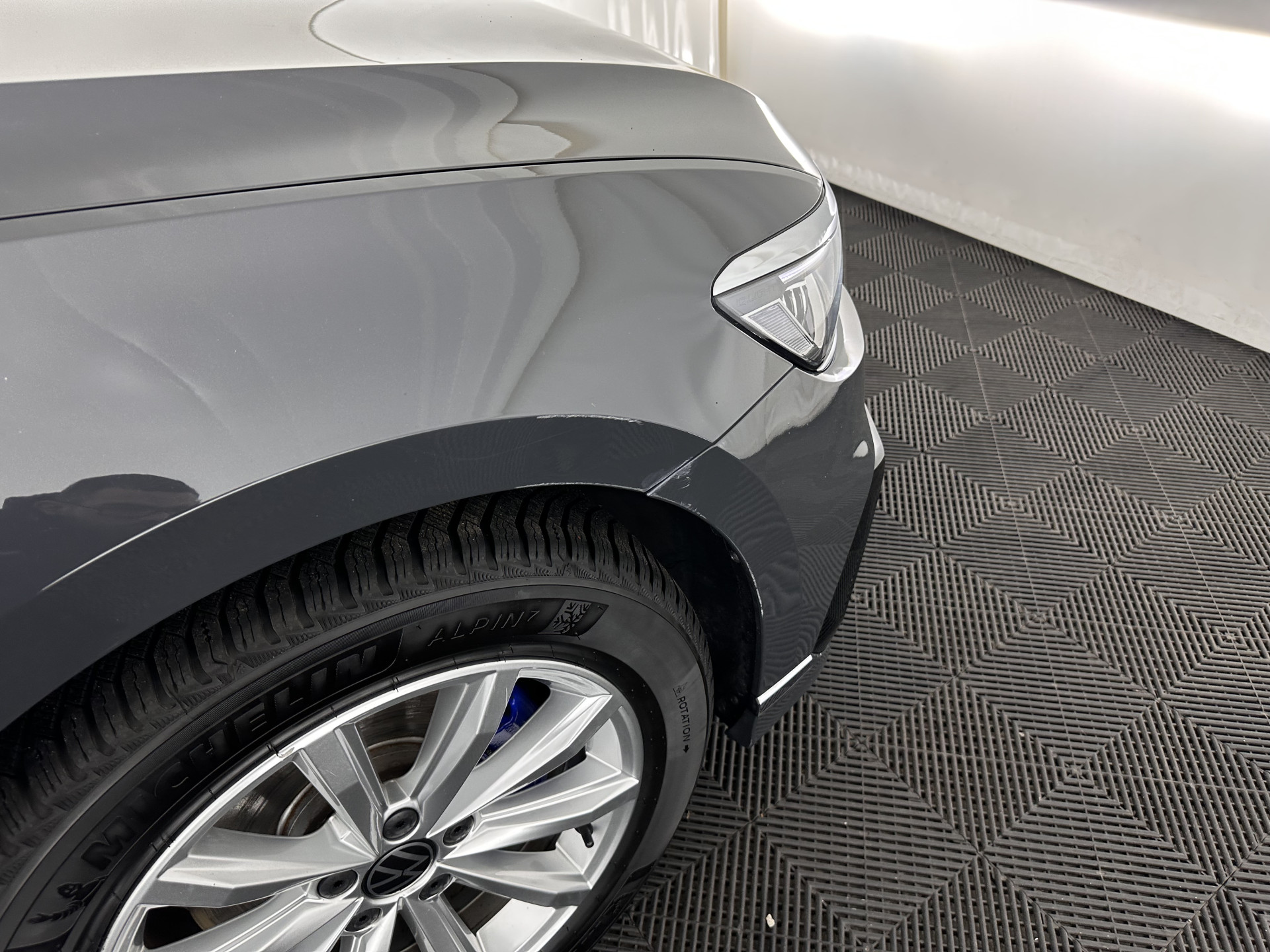 Volkswagen Passat 1.4 TSI PHEV GTE Business (INCL-BTW) Aut. *FULL-LED | DIGI-COCKPIT | ADAPTIVE-CRUISE | NAVI-FULLMAP | KEYLESS | DAB+ | COMFORT-SEATS | SHIFTPADDLES | PRIVACY-GLASS | PDC | CAMERA | CARPLAY | 17''ALU*