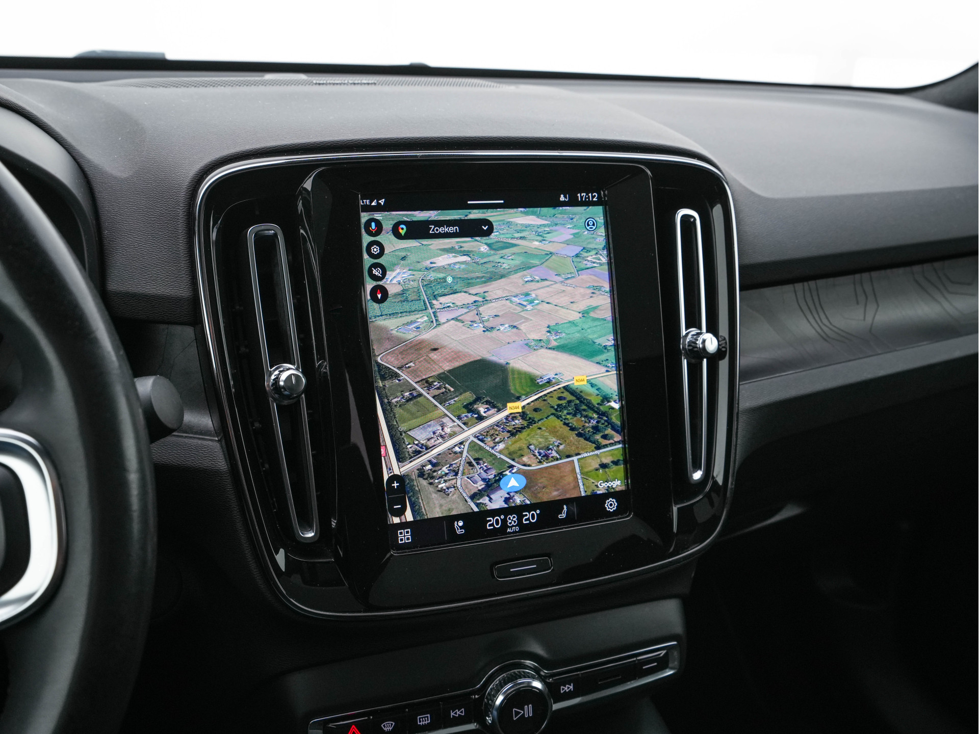 Volvo C40 Recharge Twin Intro Edition 78 kWh AWD [ 3-Fase ] {SOH-87%} (INCL-BTW) Aut. *HEATPUMP | PANO | LEATHER-ALCANTARA | DIGI-COCKPIT | FULL-LED | HARMAN/KARDON | TOPVIEW | NAVI-FULLMAP | ECC | PDC | KEYLESS | HEATED-SPORTSEATS | TOWBAR | PRIVACY-GLAS