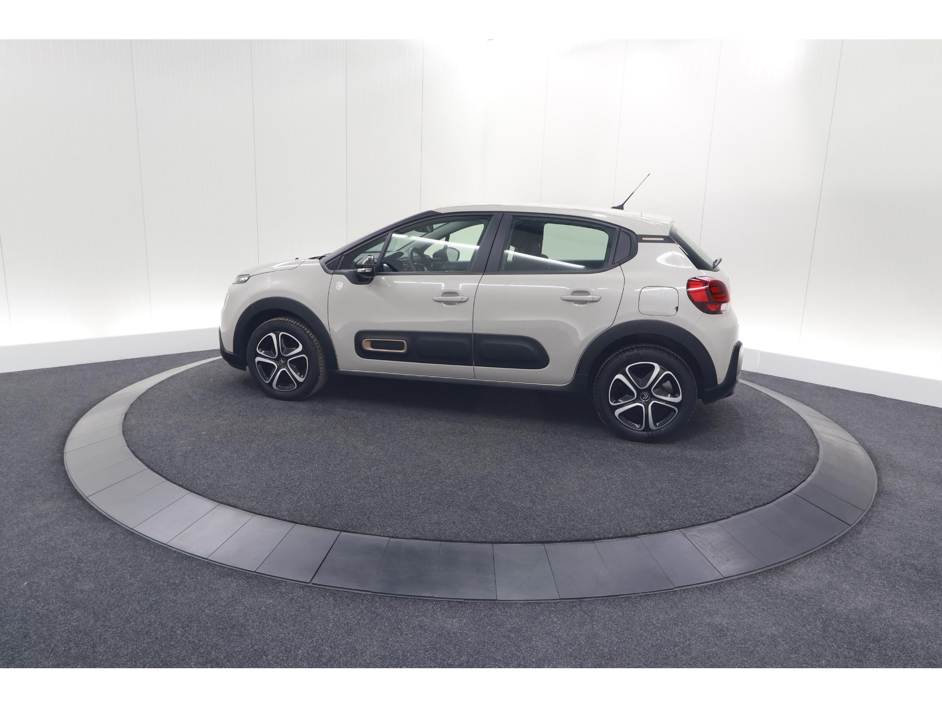 Citroen C3 PureTech 82 C-Series | Climate Control | Apple Carplay | Stoelverwarming | LED Koplampen