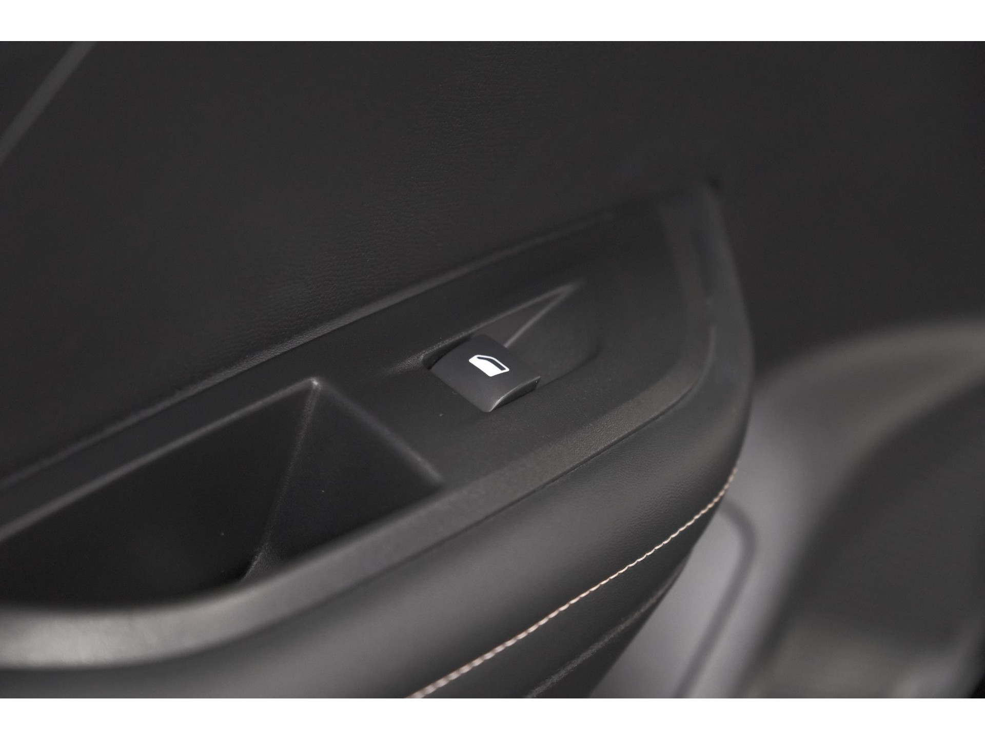 Peugeot 2008 PureTech 100 Allure | Apple Carplay | Parkeersensoren | Climate Control | Cruise Control
