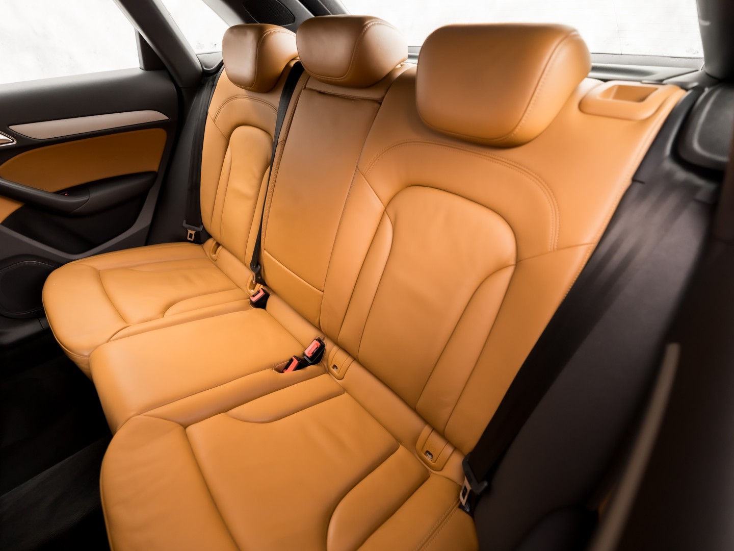 Audi Q3 2.0 TFSI Quattro Sport 211Pk Automaat (NAVIGATIE, CLIMATE, ZWART HEMEL, BRUIN LEDER, SPORTSTOELEN, CRUISE, PARKEERSENSOREN, XENON, NIEUWSTAAT)